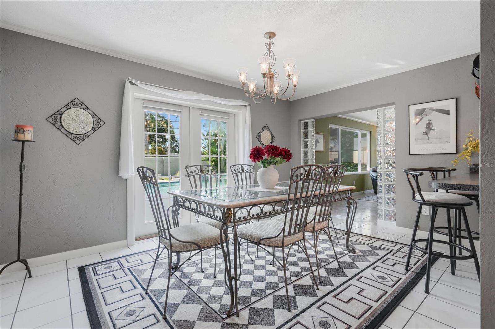 8430 7TH STREET N, St Petersburg, FL 33702