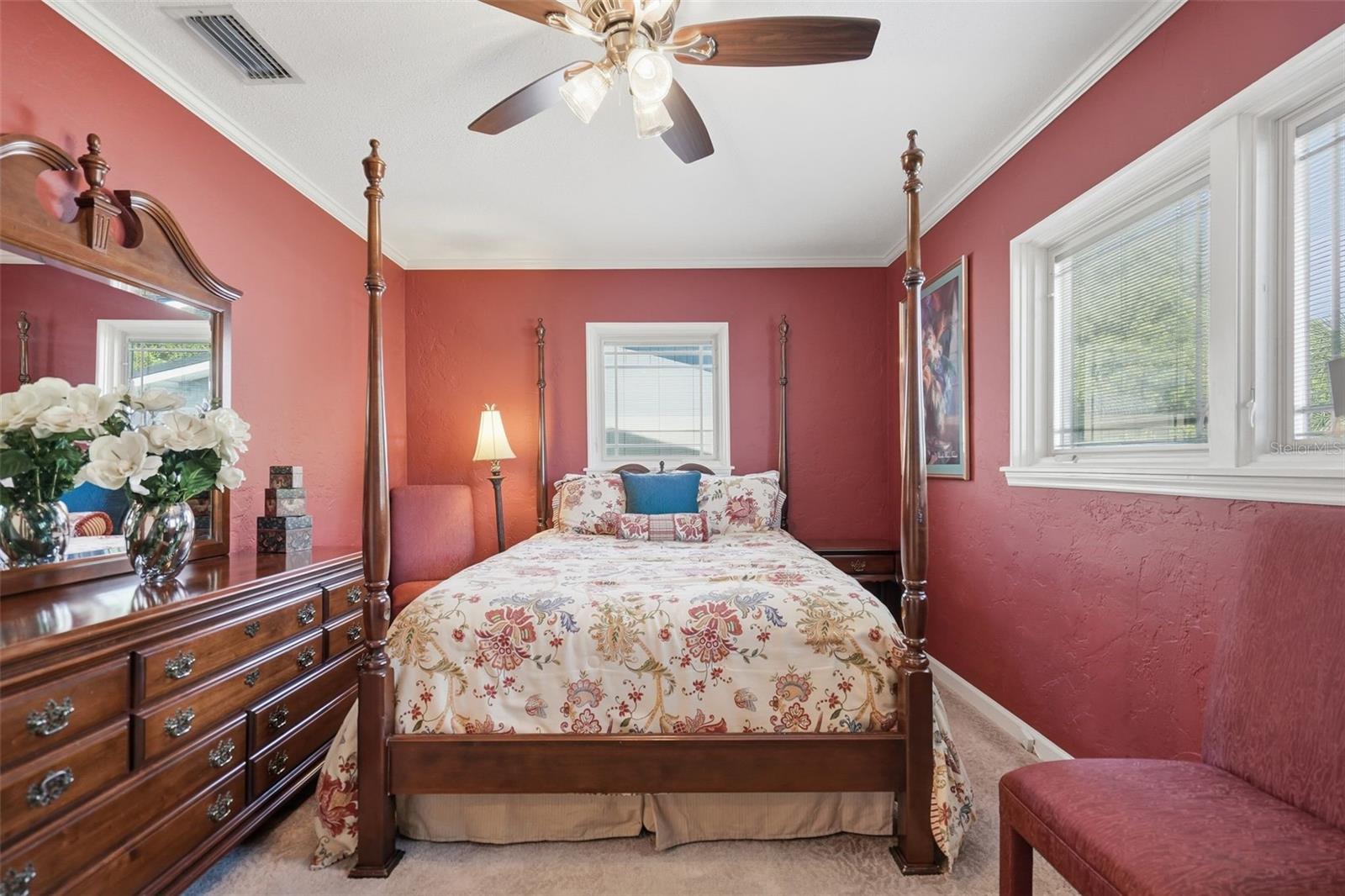 8430 7TH STREET N, St Petersburg, FL 33702