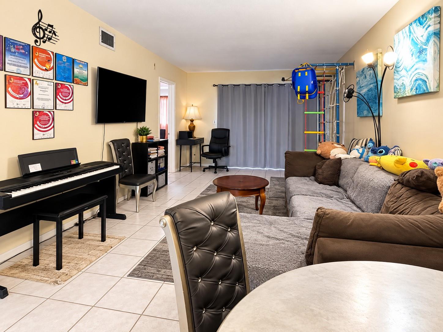 Living/Dining Room