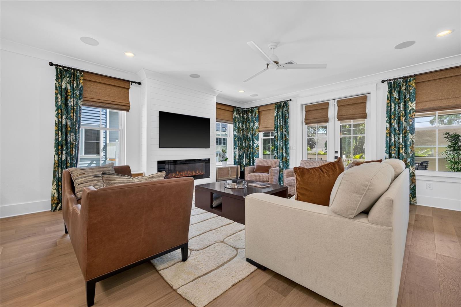 526 13TH AVENUE S, St Petersburg, FL 33701