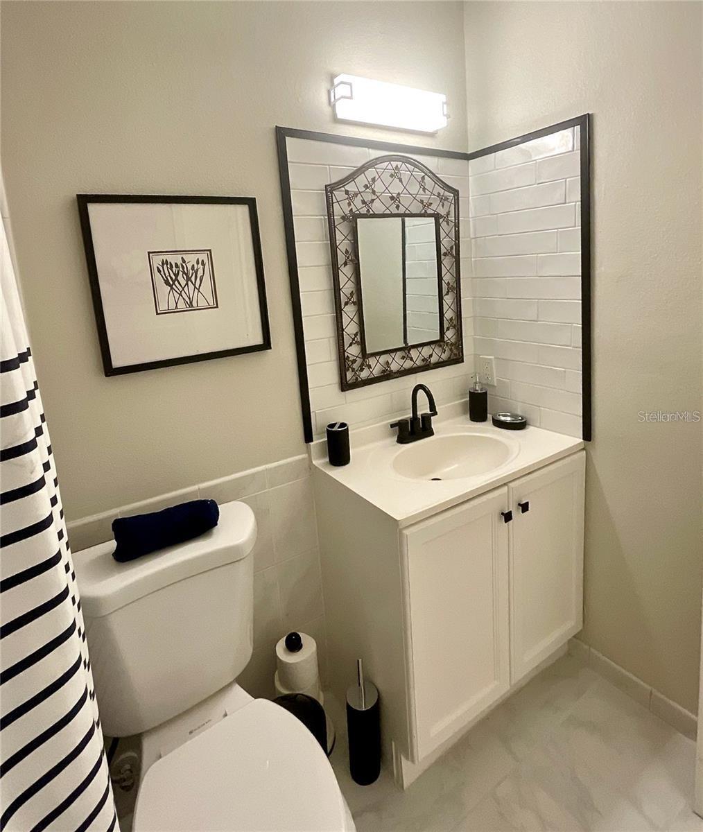 Bathroom vanity area