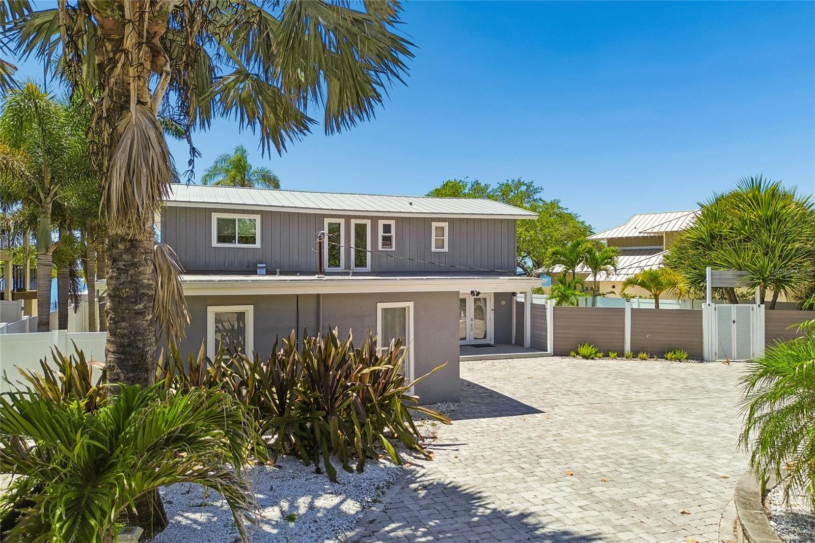 104 KLOSTERMAN ROAD W, Palm Harbor, FL 34683