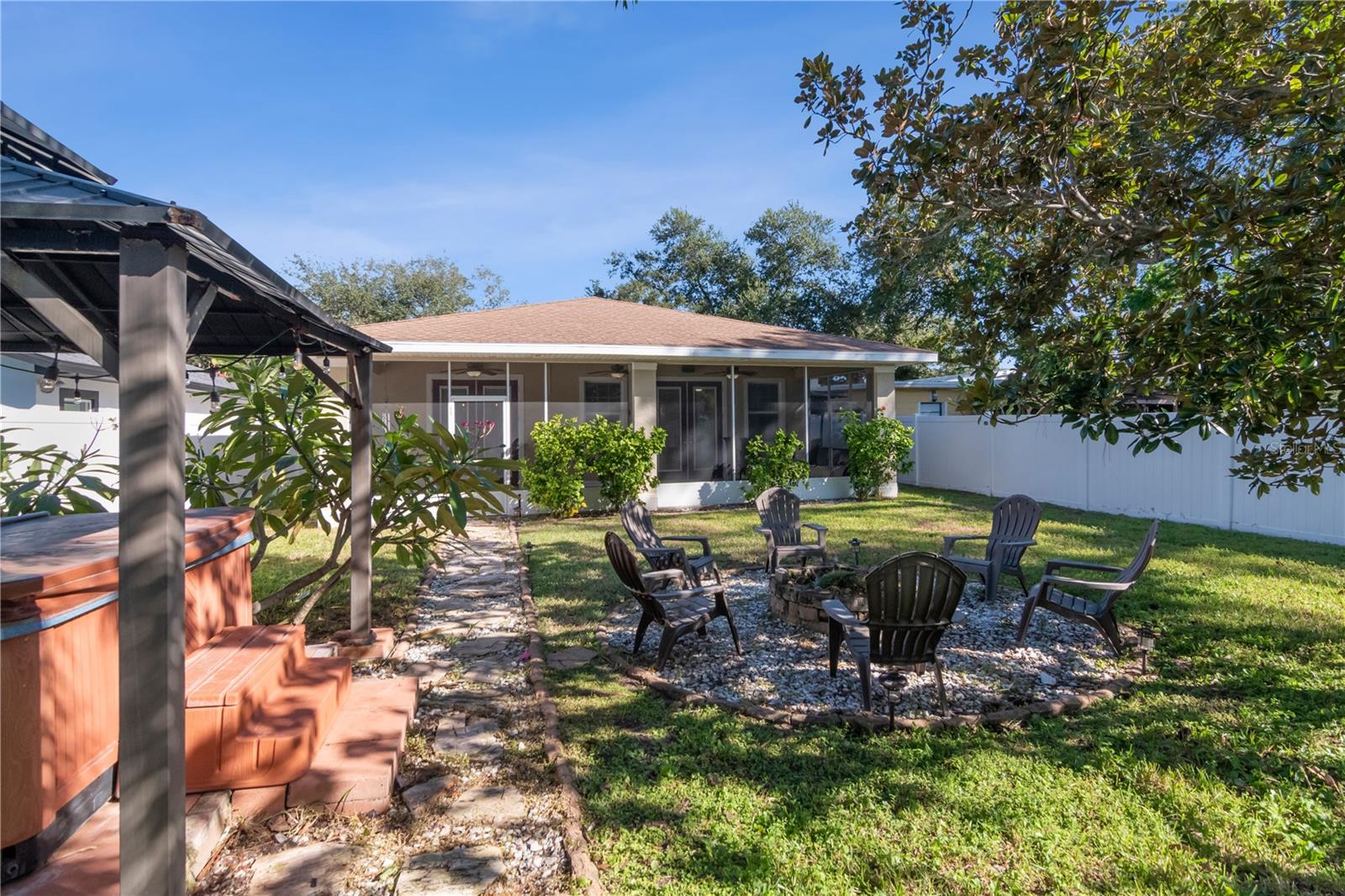 3816 W ESTRELLA STREET, Tampa, FL 33629