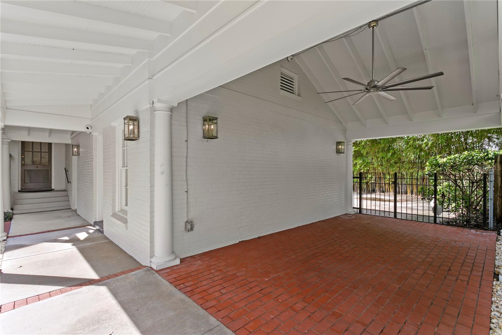 3209 W PARKLAND BOULEVARD, Tampa, FL 33609