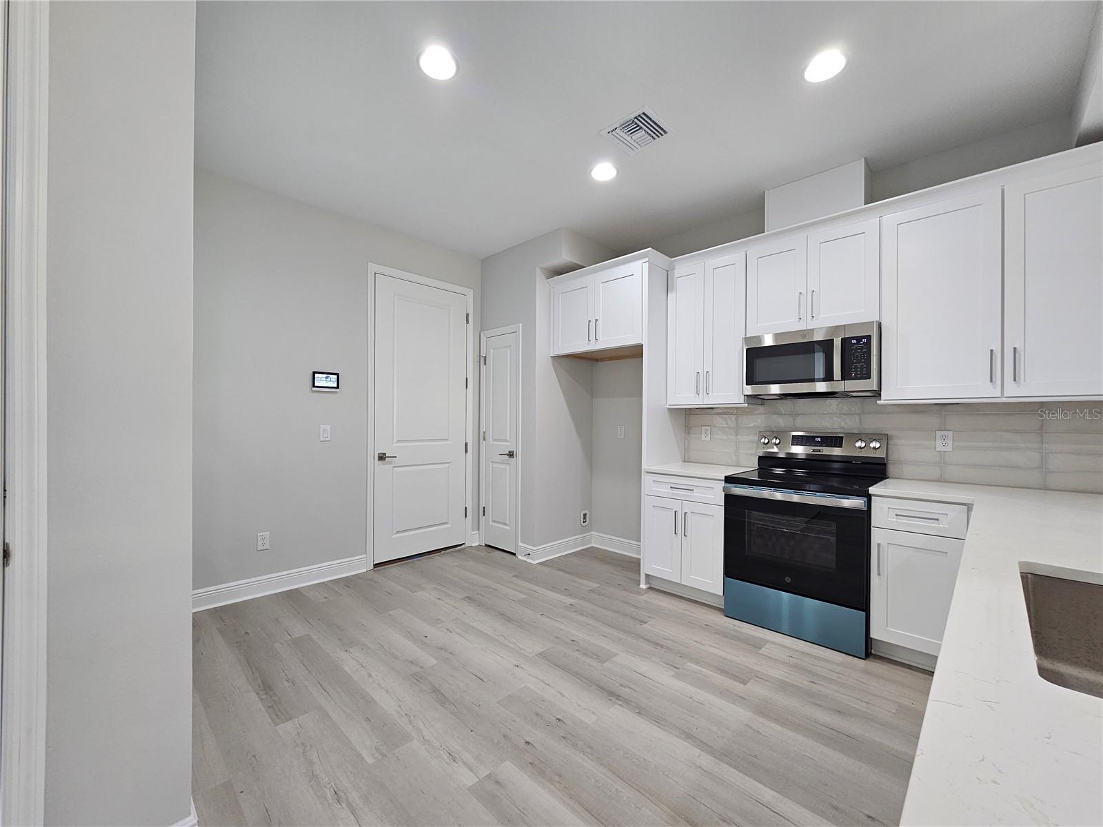 7725 93RD STREET N, Seminole, FL 33777