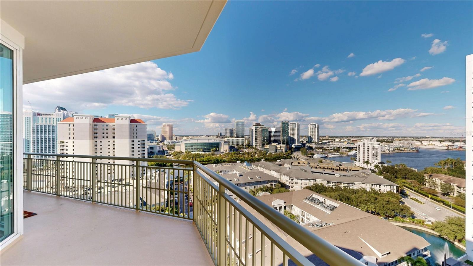 450 KNIGHTS RUN AVENUE, #1701, Tampa, FL 33602