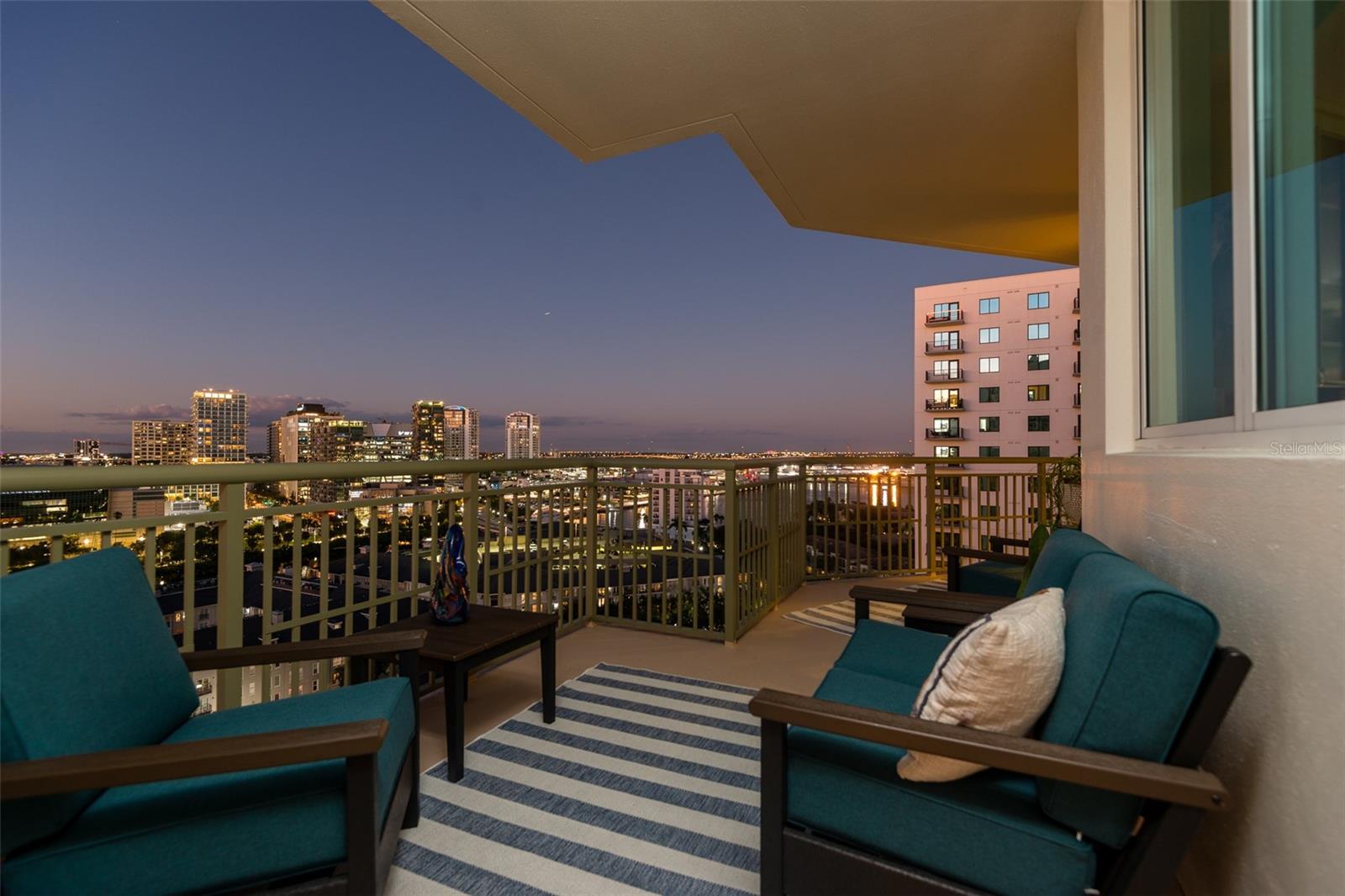 450 KNIGHTS RUN AVENUE, #1701, Tampa, FL 33602