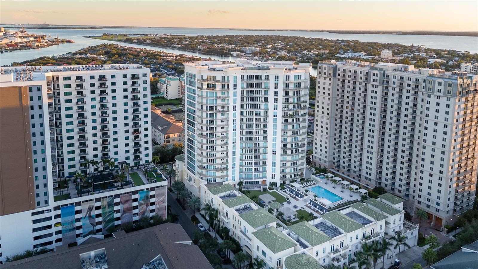 450 KNIGHTS RUN AVENUE, #1701, Tampa, FL 33602