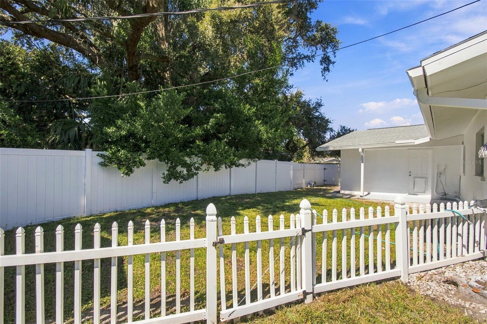 1889 BUGLE LANE, Clearwater, FL 33764