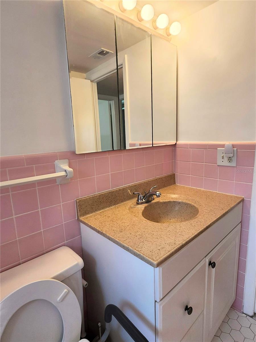 11201 80TH AVENUE, #201, Seminole, FL 33772