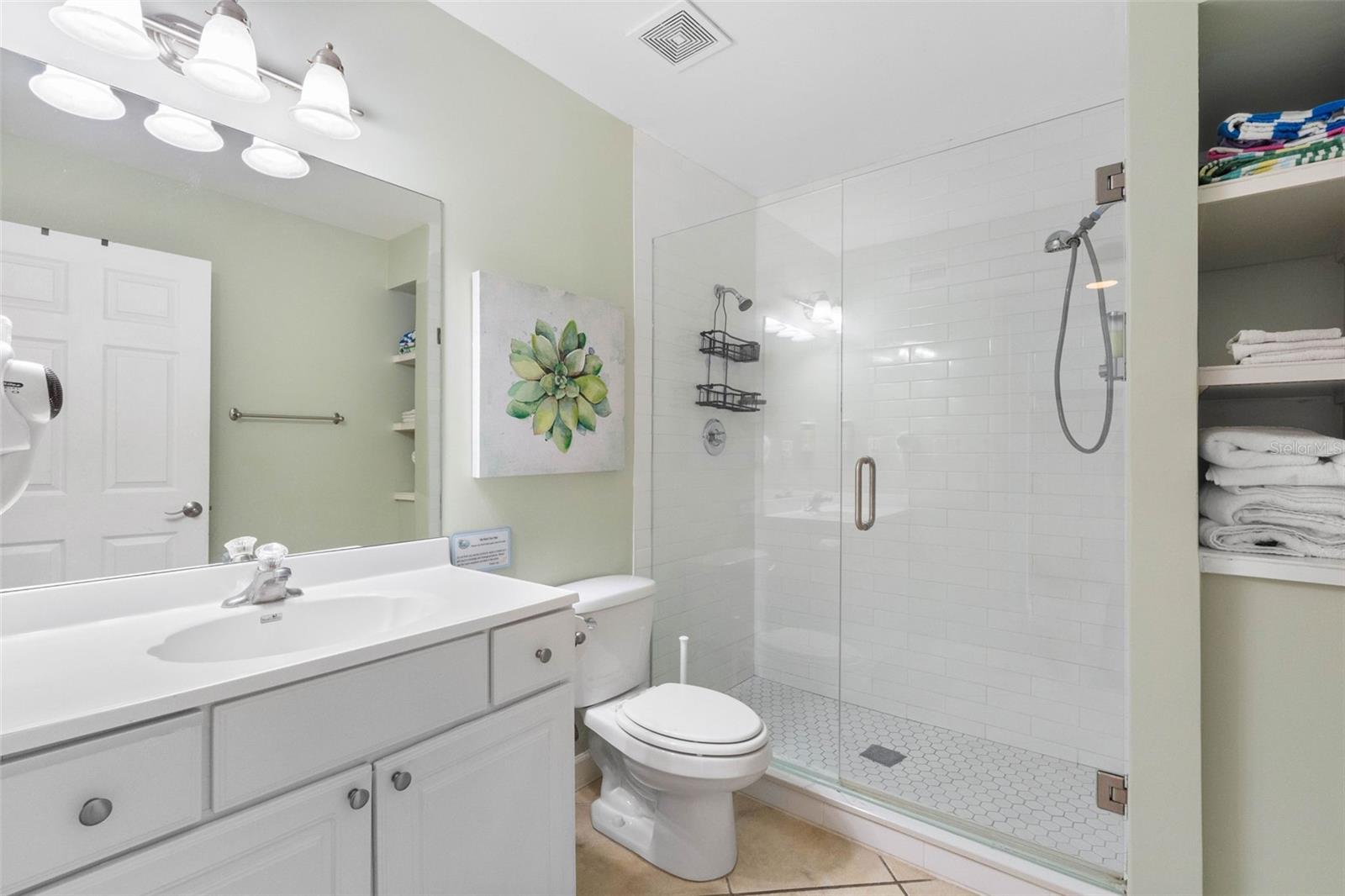 19417 GULF BOULEVARD, #B204, Indian Shores, FL 33785