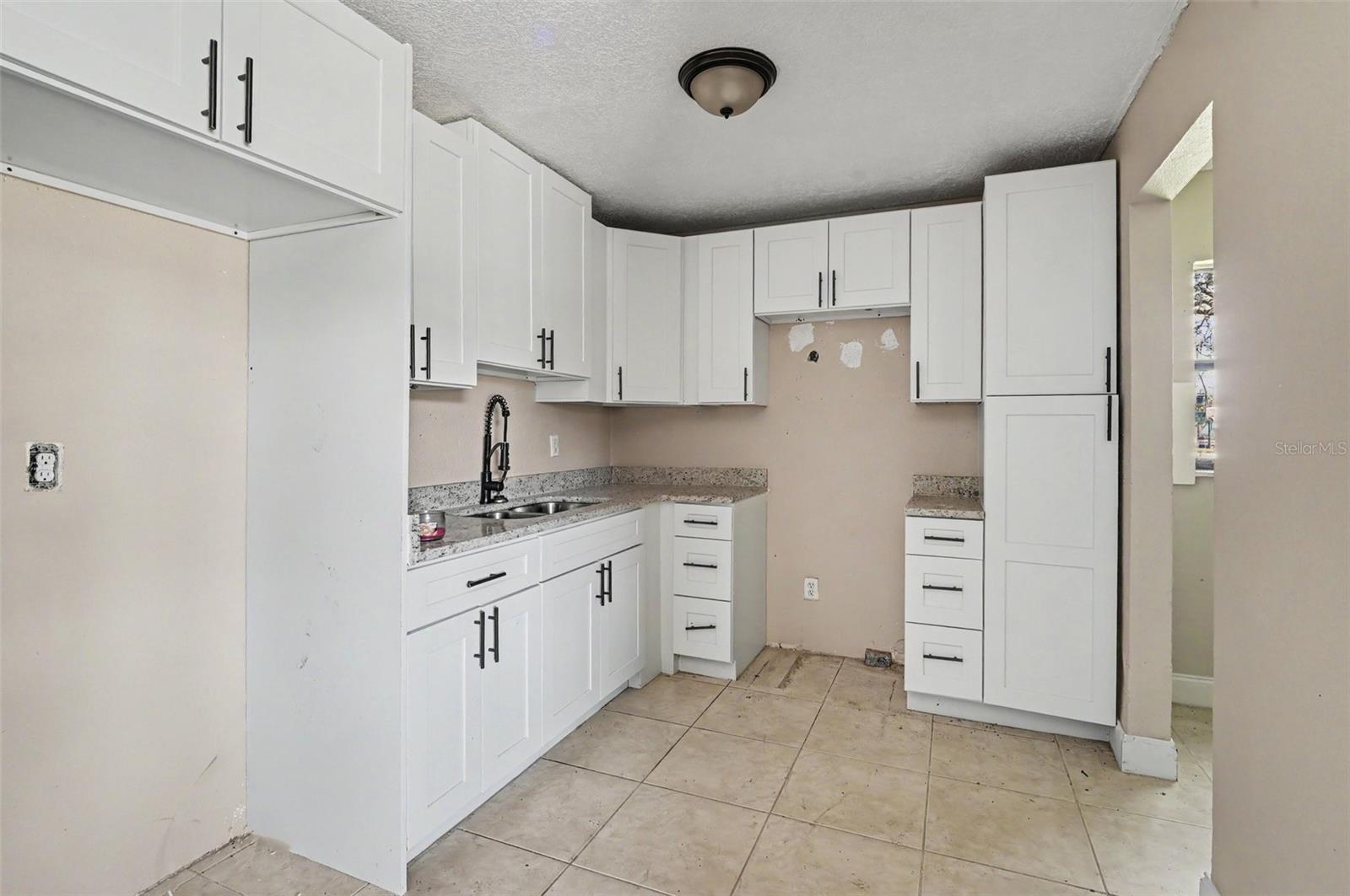 425 WALNUT STREET, Daytona Beach, FL 32114