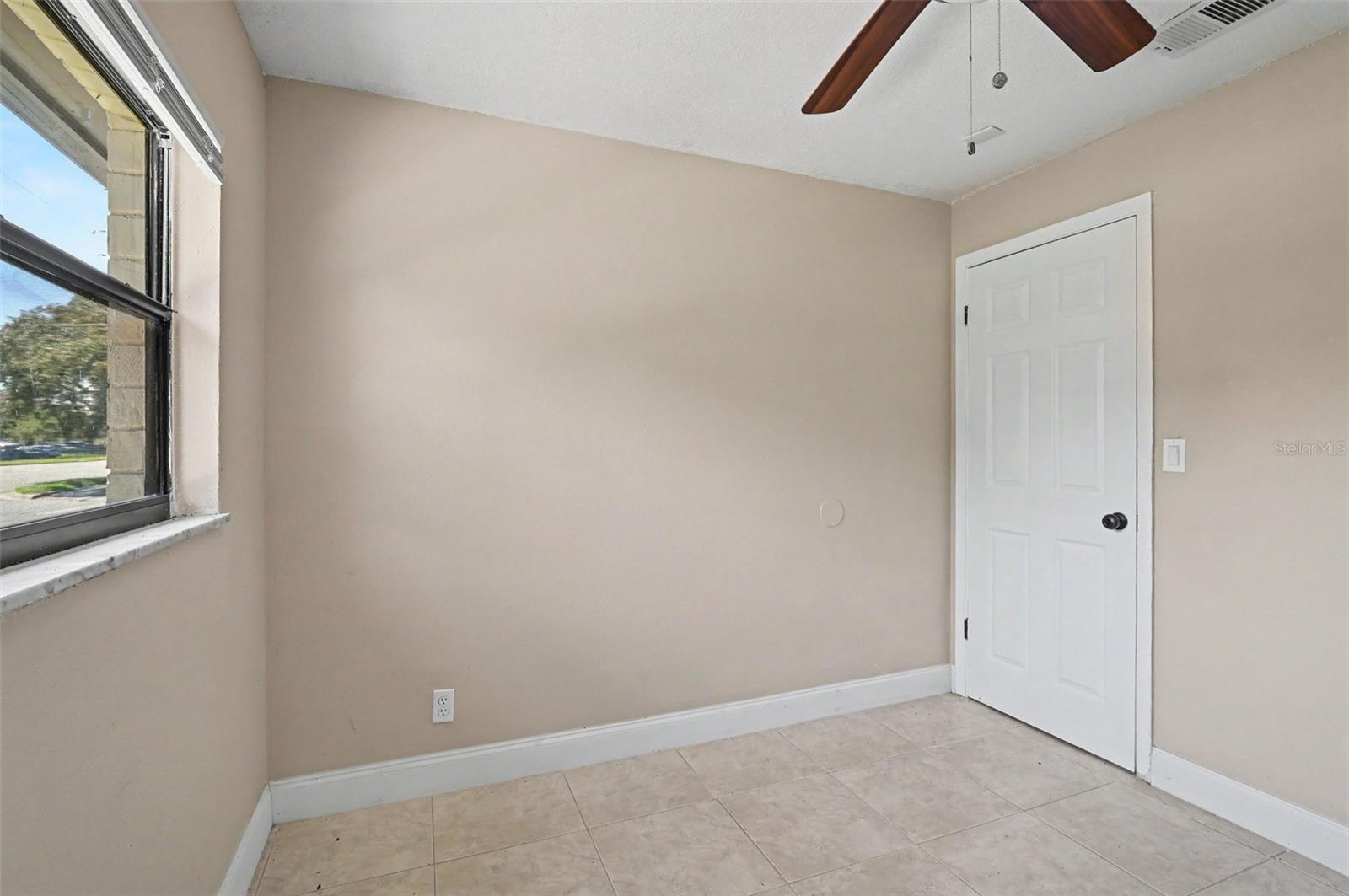 425 WALNUT STREET, Daytona Beach, FL 32114