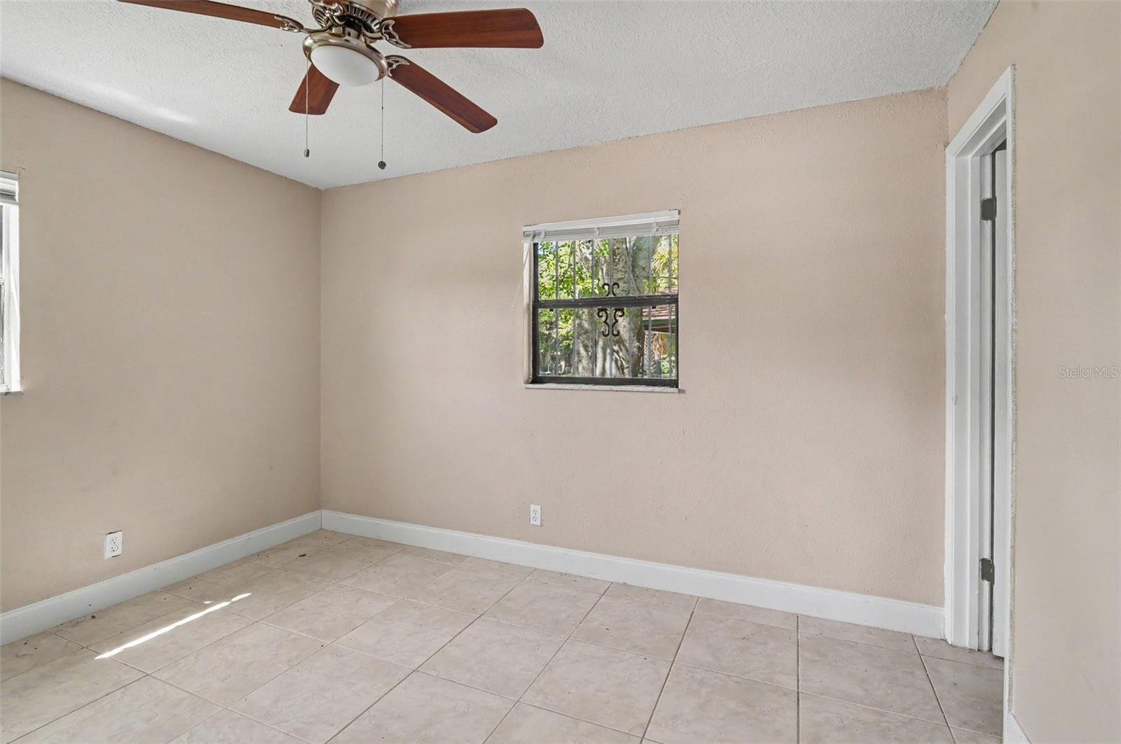 425 WALNUT STREET, Daytona Beach, FL 32114