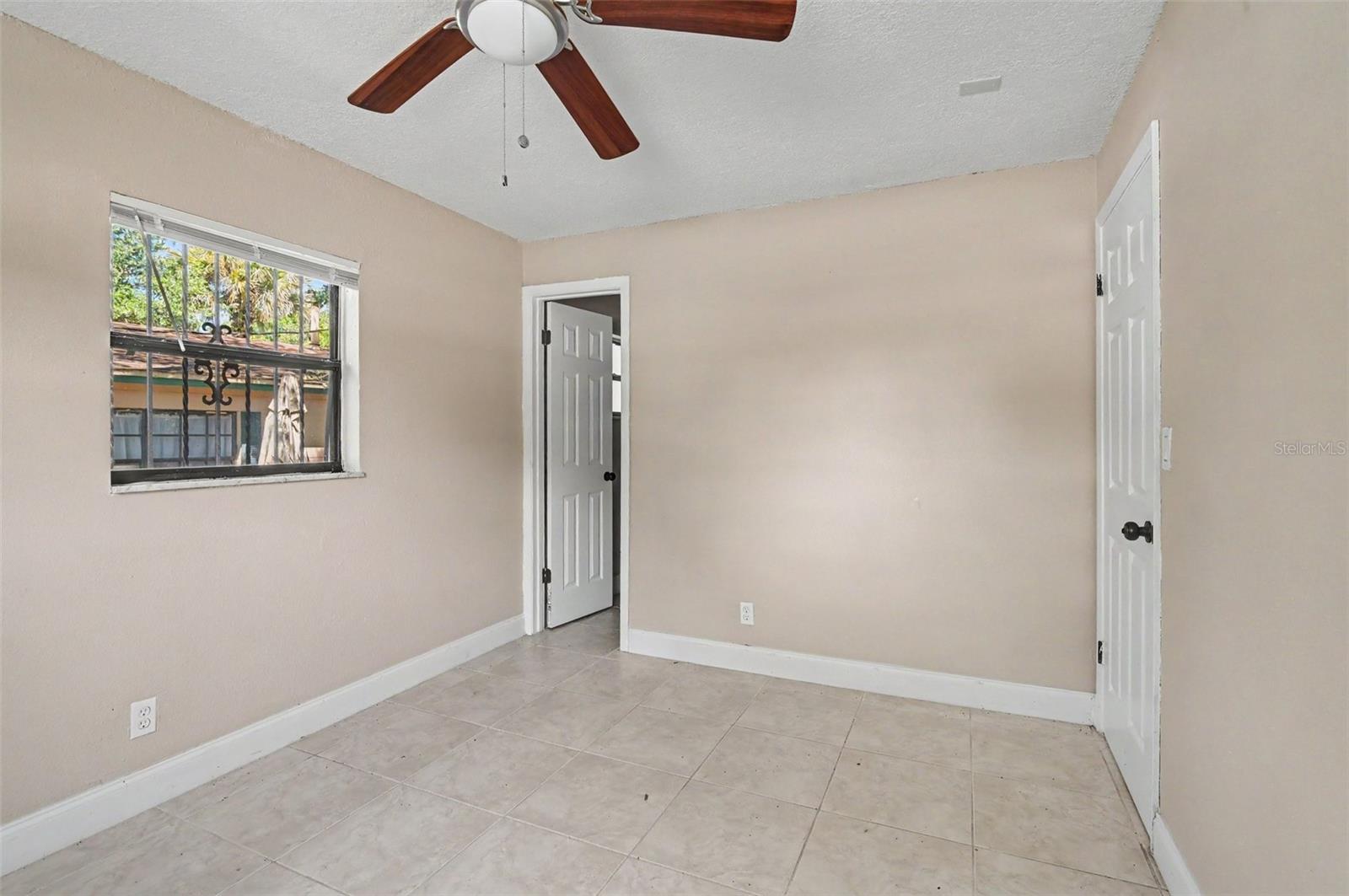 425 WALNUT STREET, Daytona Beach, FL 32114
