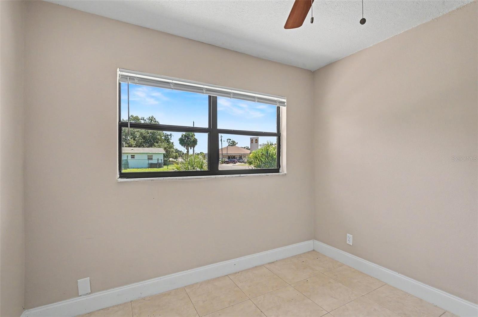 425 WALNUT STREET, Daytona Beach, FL 32114