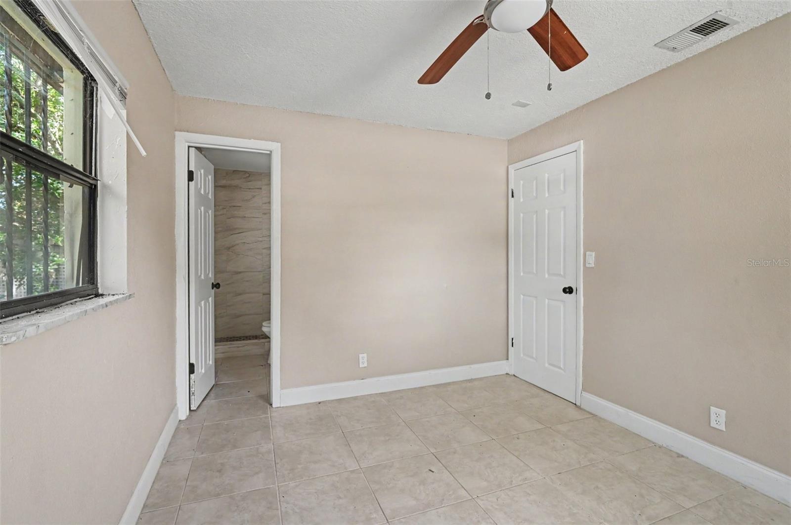 425 WALNUT STREET, Daytona Beach, FL 32114