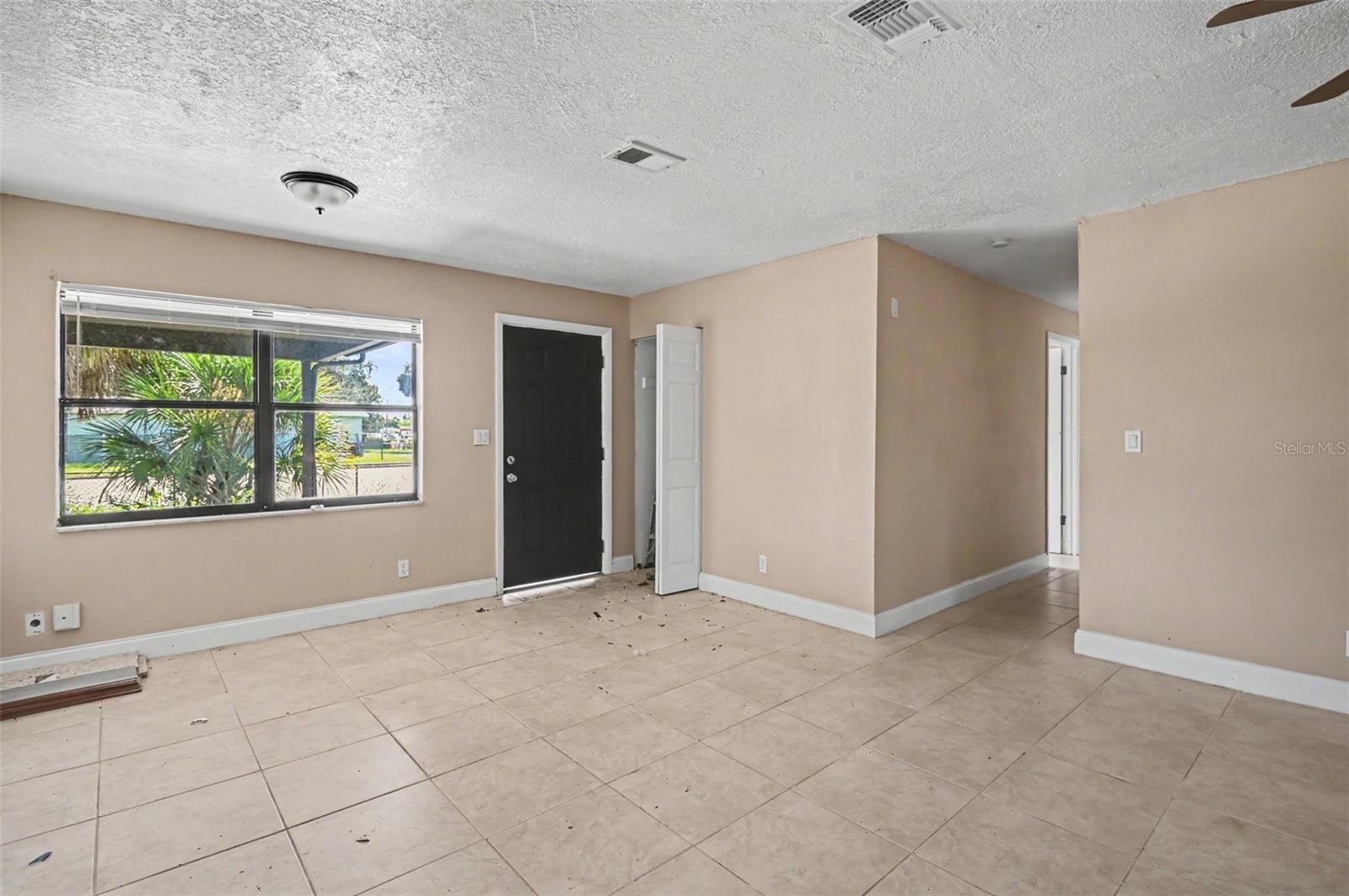 425 WALNUT STREET, Daytona Beach, FL 32114