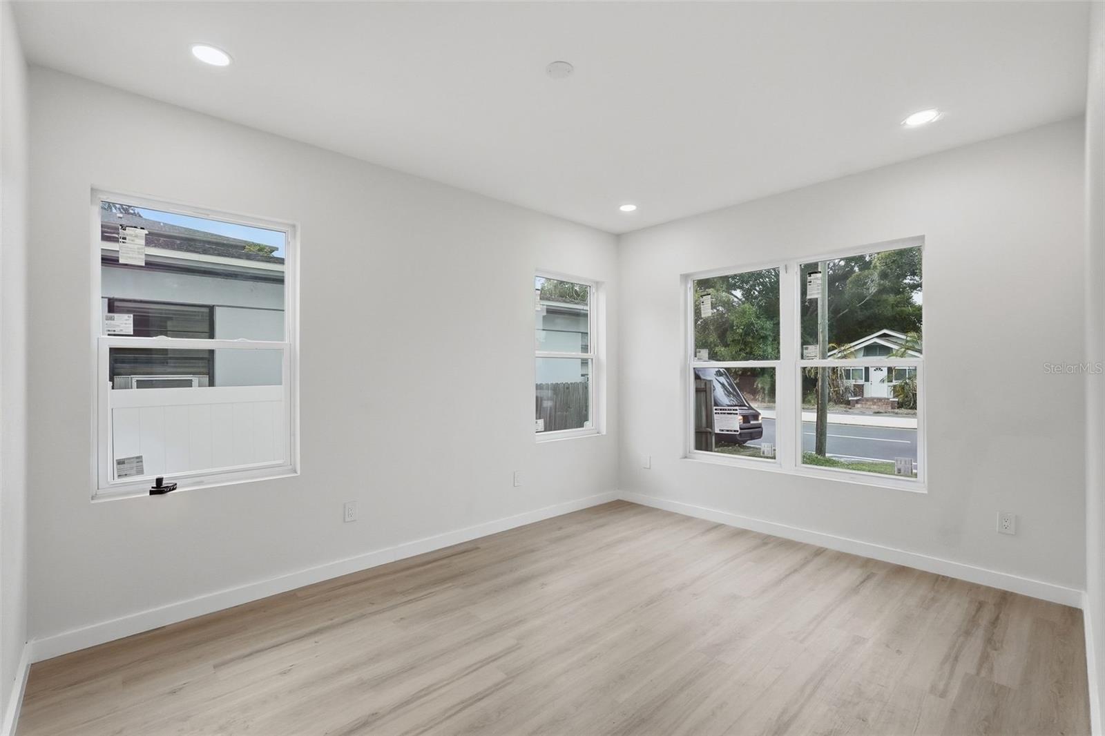 2144 5TH AVENUE N, St Petersburg, FL 33713