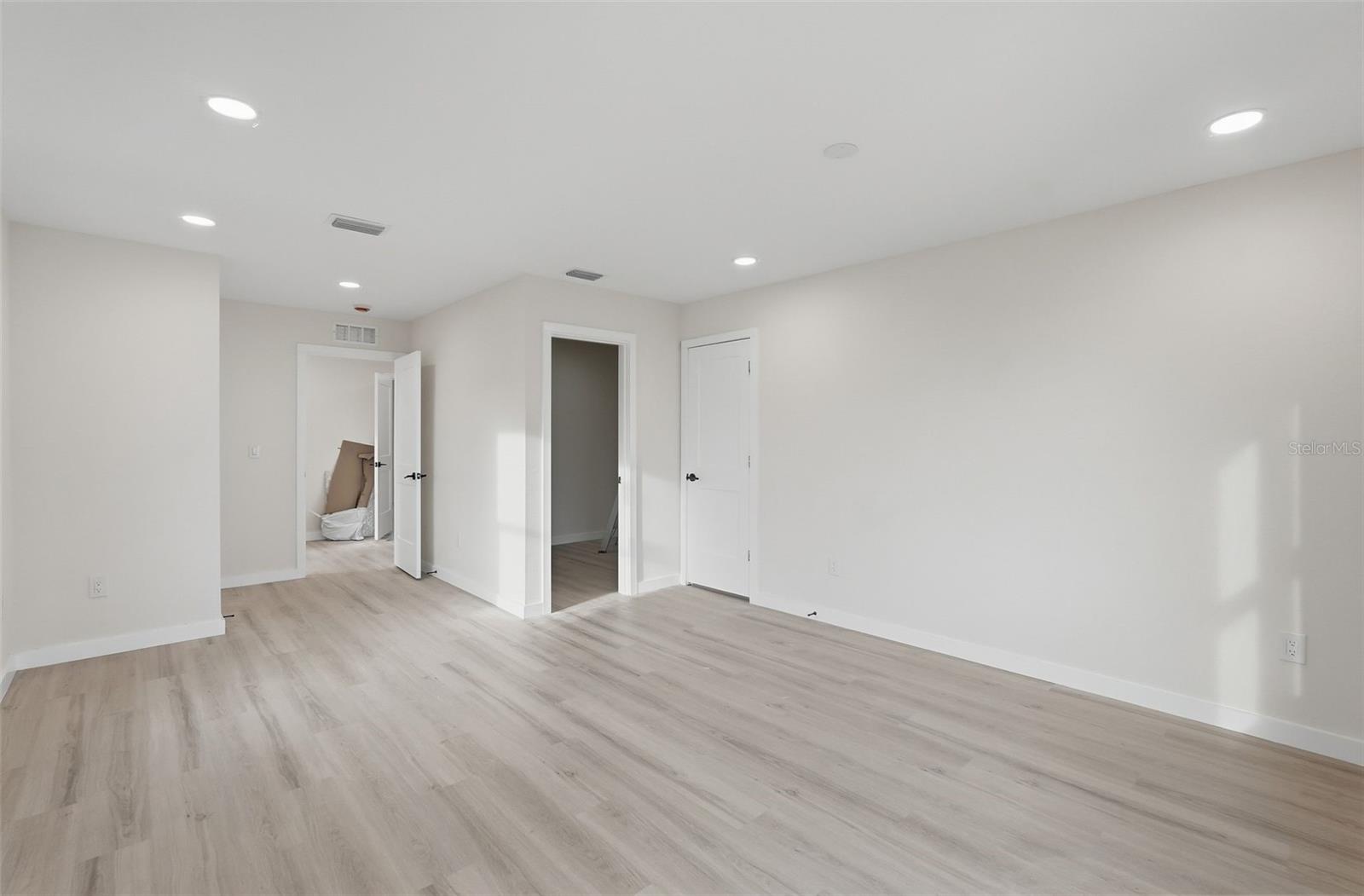 2144 5TH AVENUE N, St Petersburg, FL 33713
