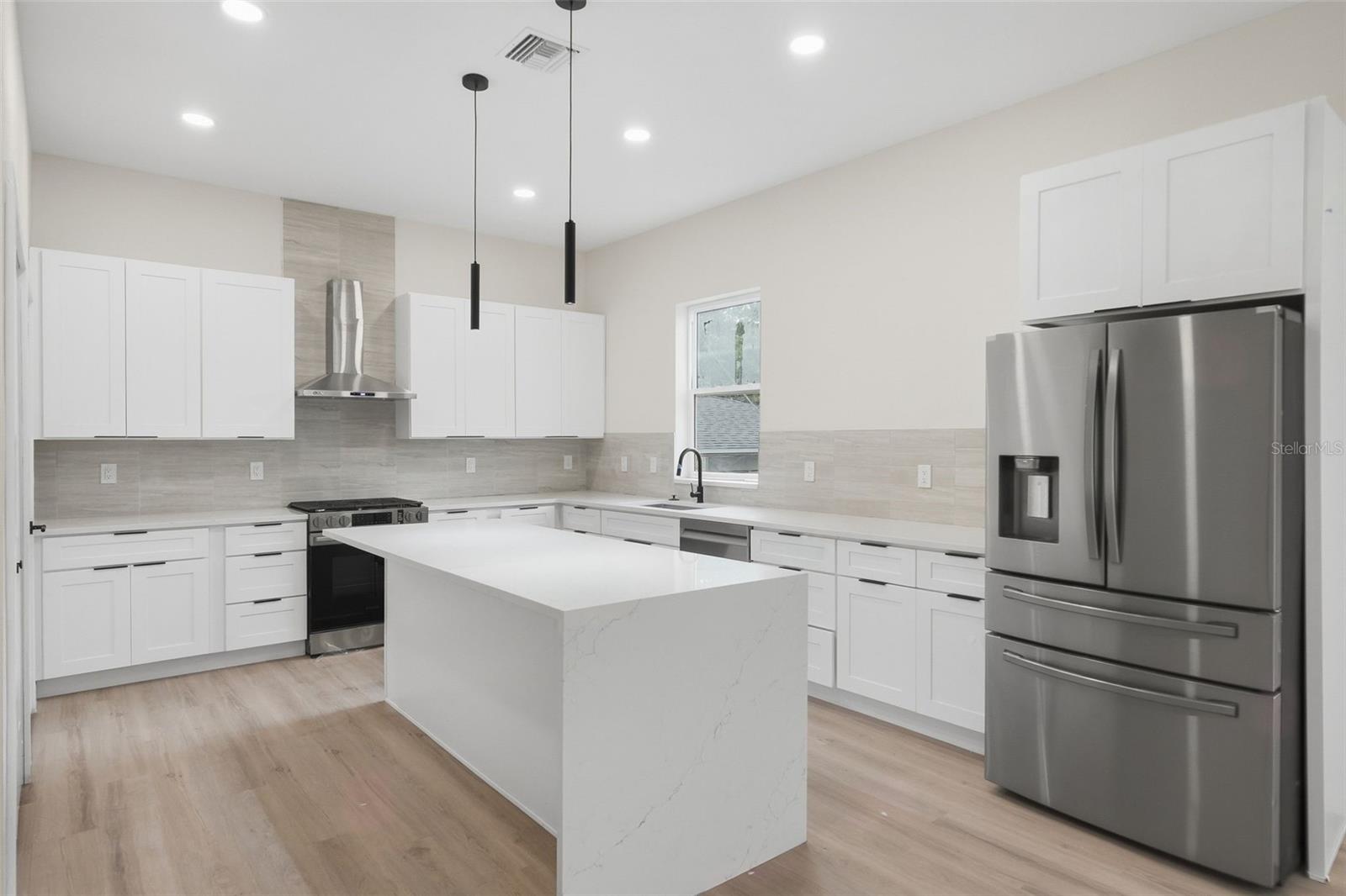 2144 5TH AVENUE N, St Petersburg, FL 33713
