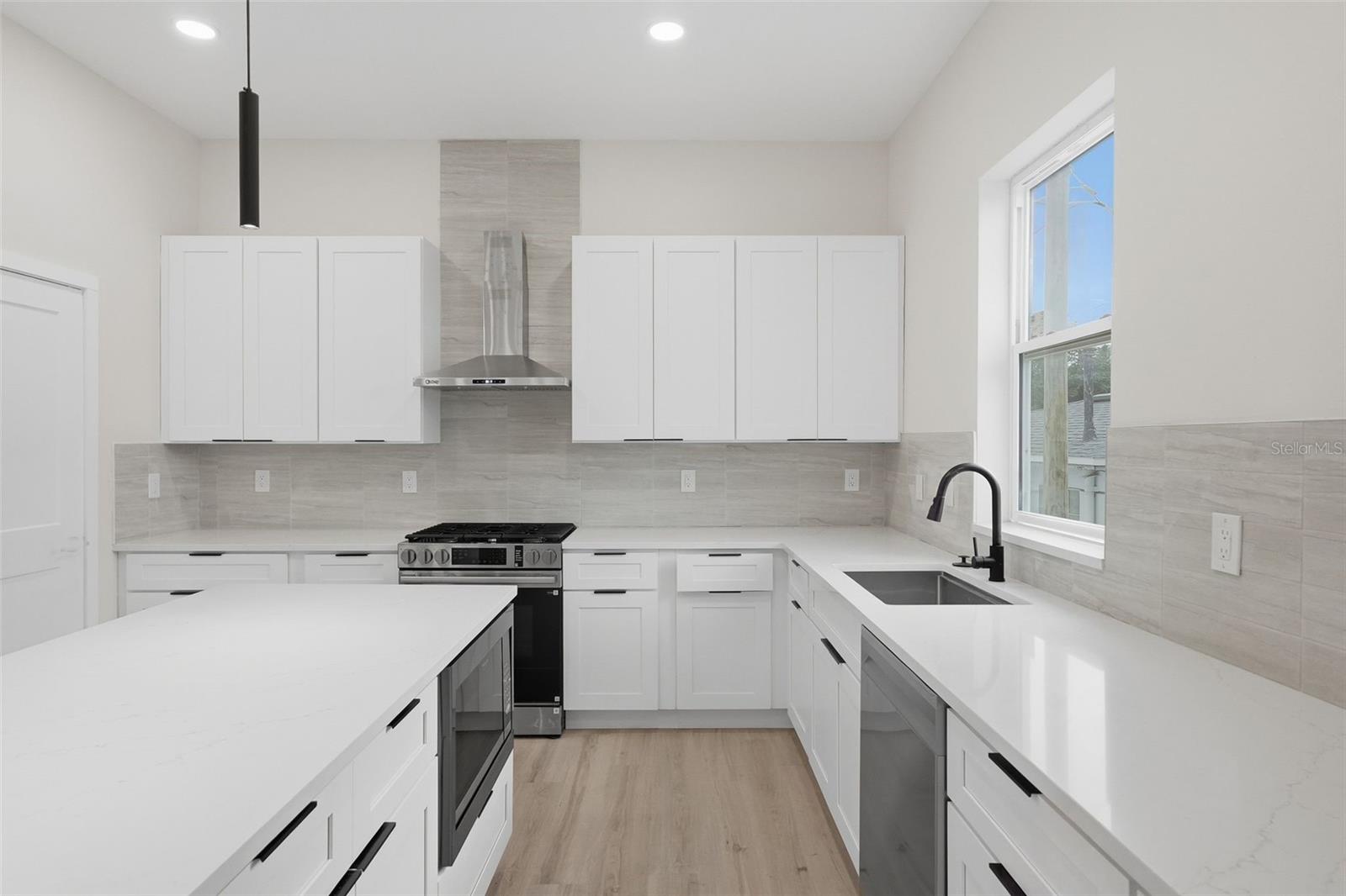 2144 5TH AVENUE N, St Petersburg, FL 33713
