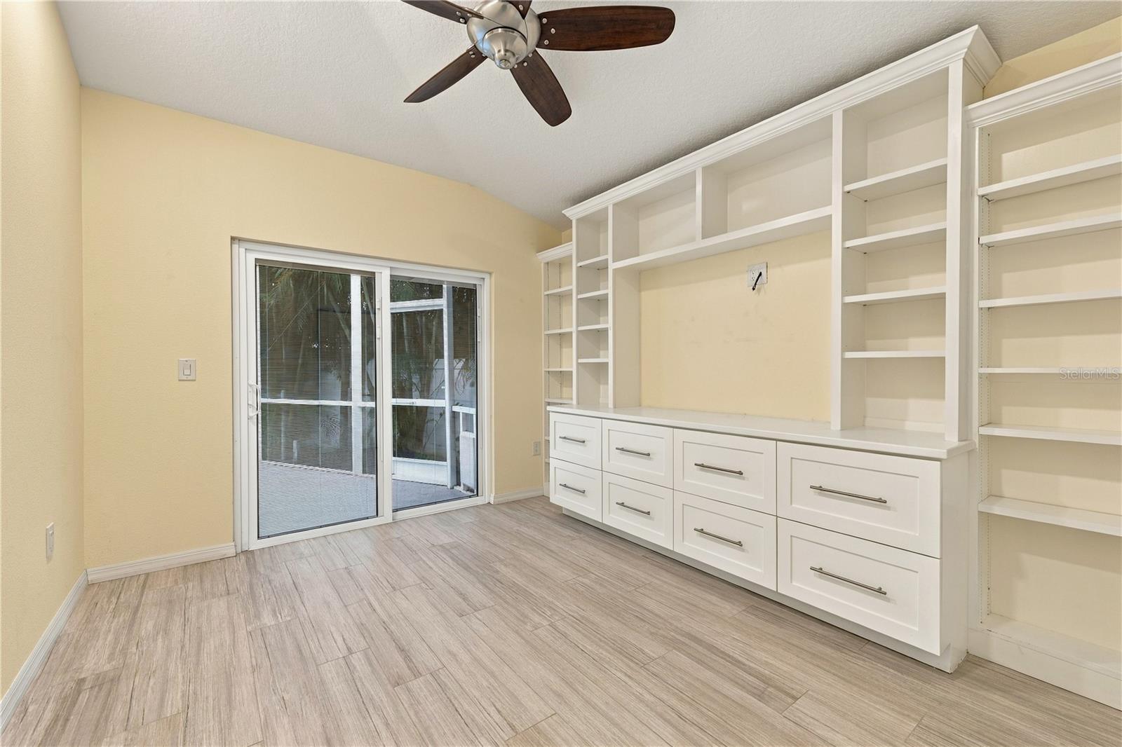 155 LAKE SHORE DRIVE E, Palm Harbor, FL 34684