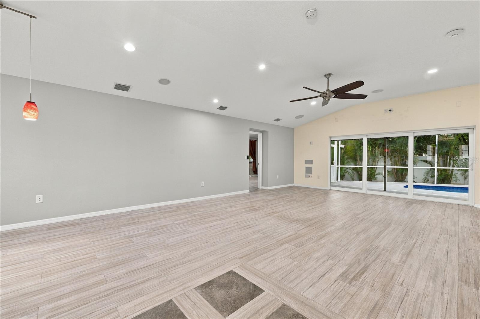 155 LAKE SHORE DRIVE E, Palm Harbor, FL 34684