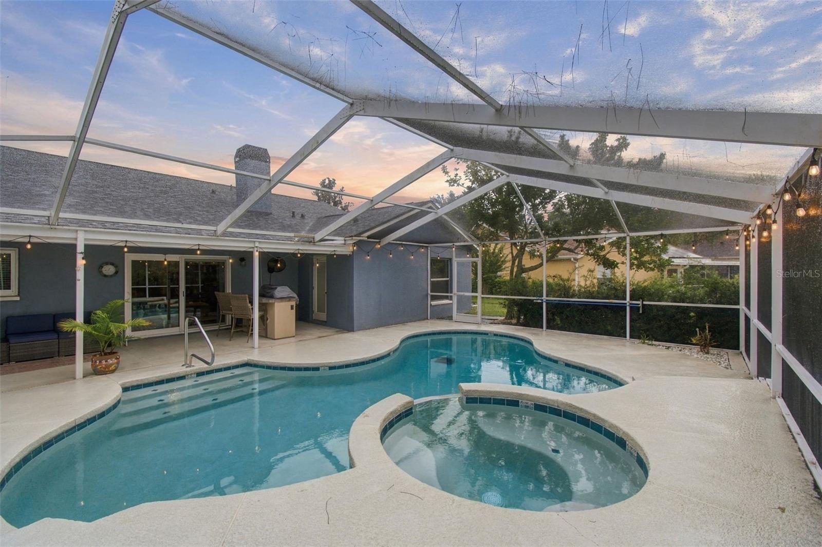 Heated pool & spa