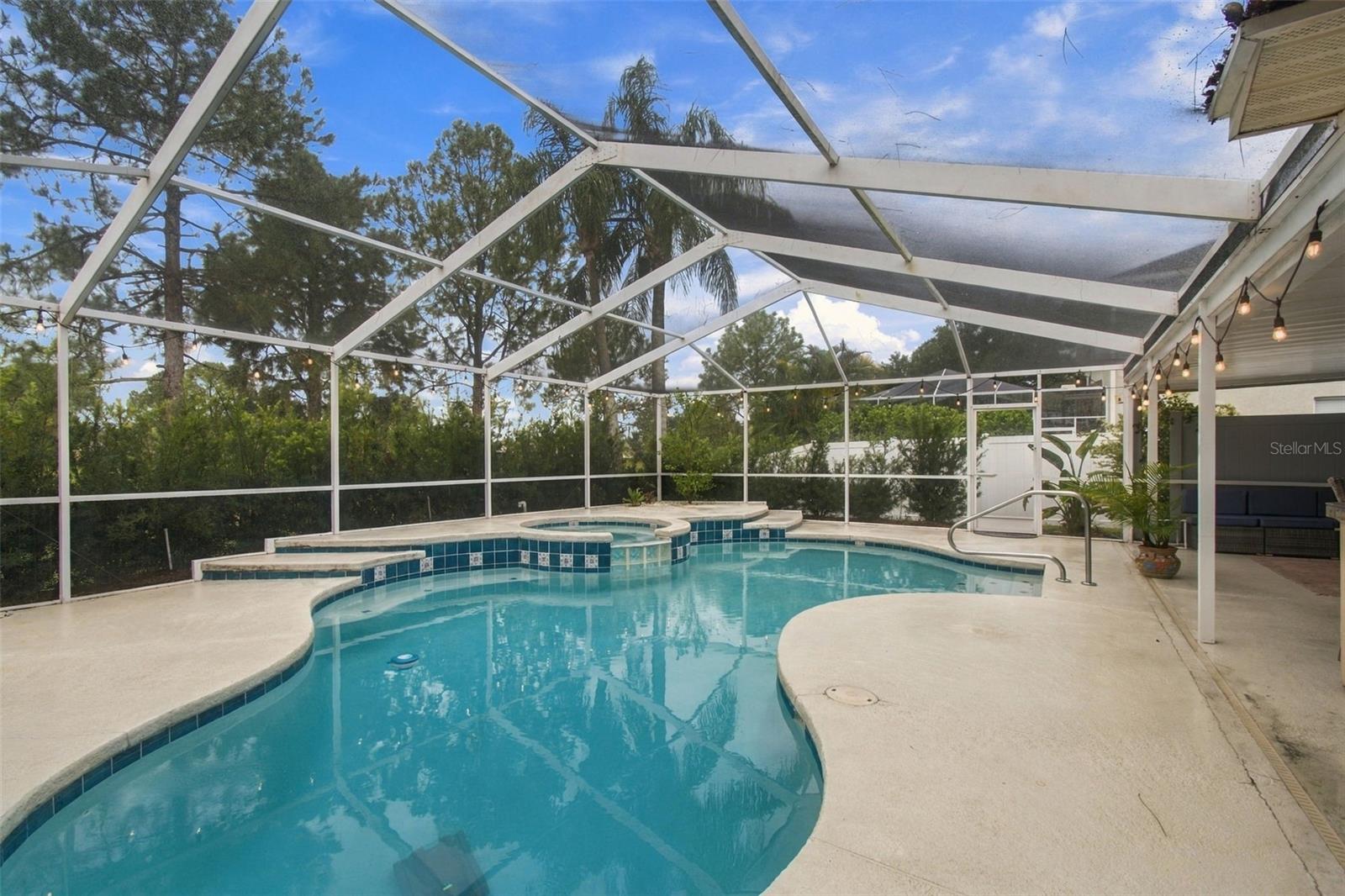 Heated pool & Spa