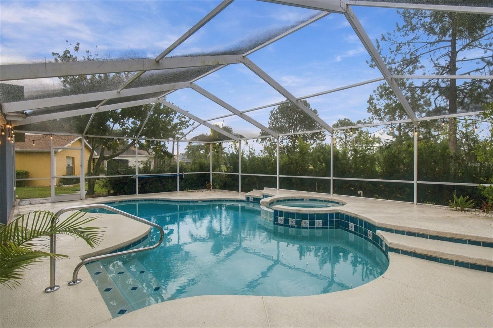 Heated pool & Spa