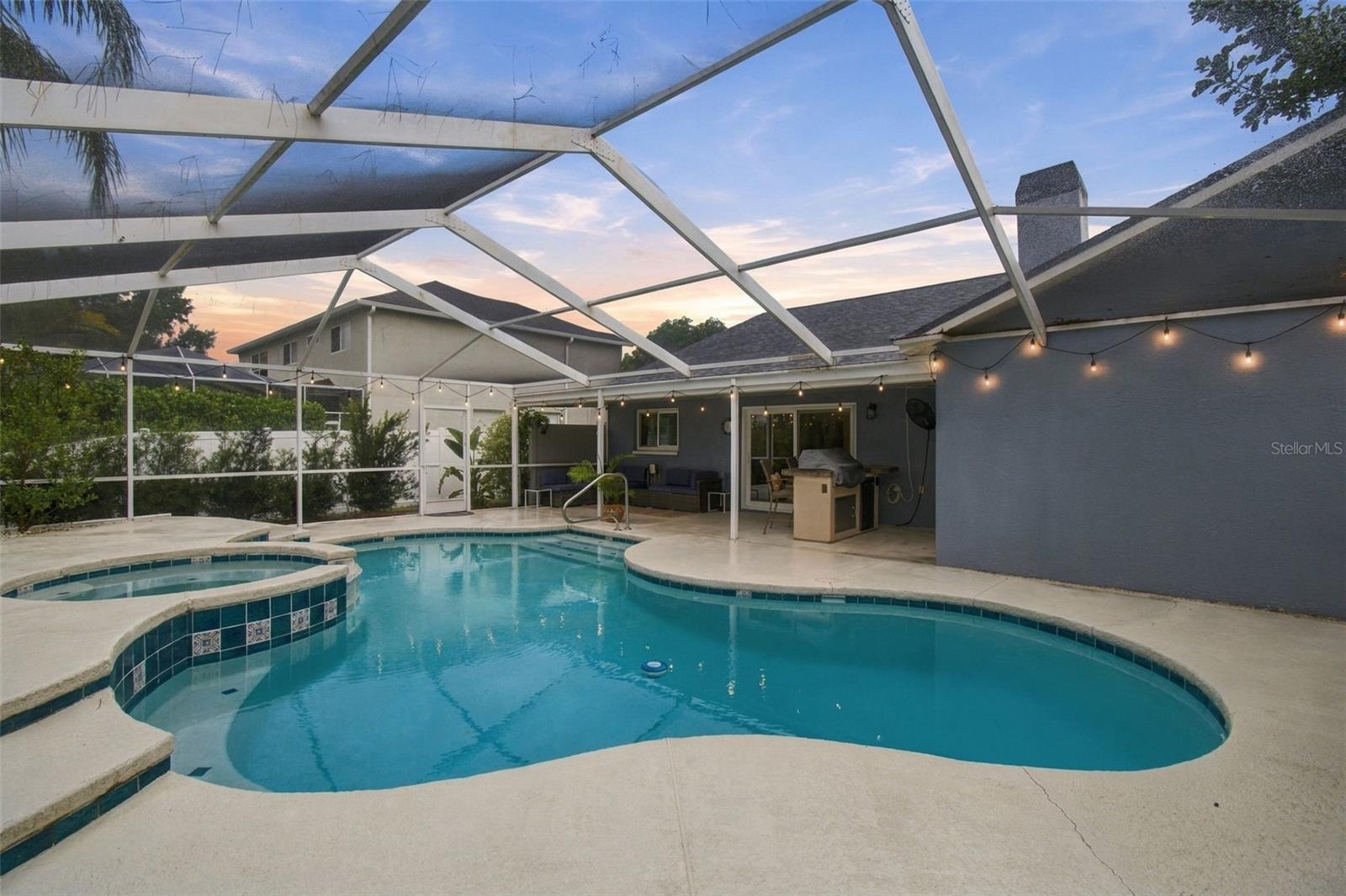 Heated pool & spa