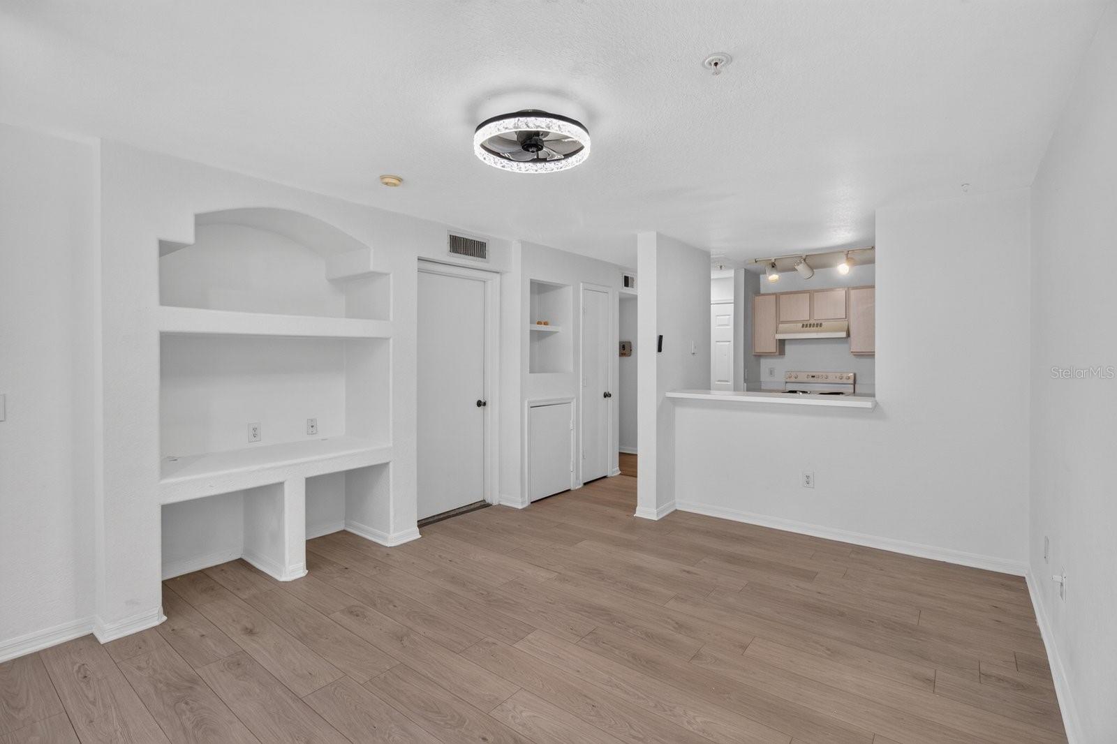 8513 ISLAND BREEZE LANE, #207, Temple Terrace, FL 33637
