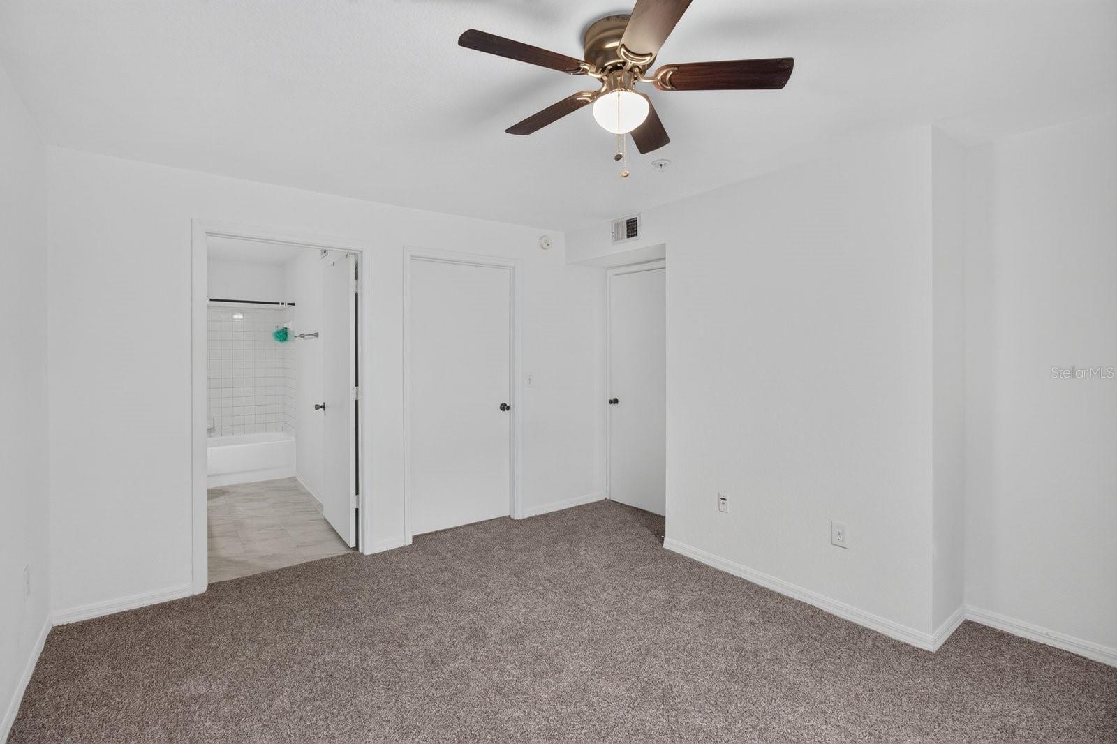 8513 ISLAND BREEZE LANE, #207, Temple Terrace, FL 33637
