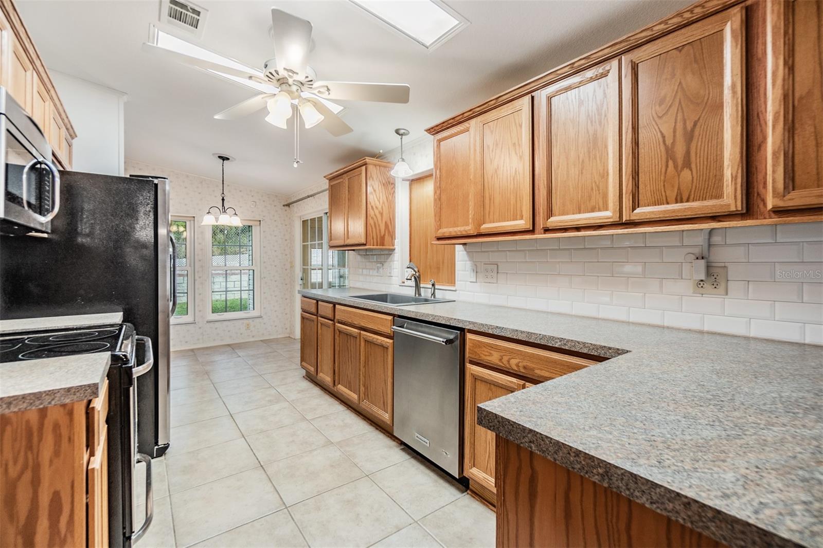 37449 GILL AVENUE, Zephyrhills, FL 33541