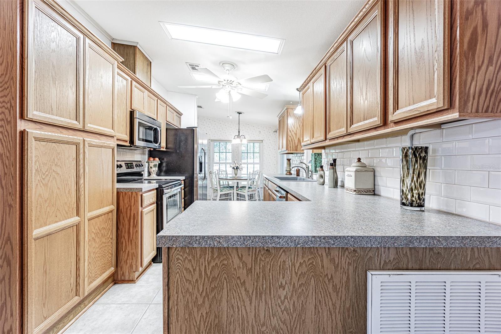 37449 GILL AVENUE, Zephyrhills, FL 33541