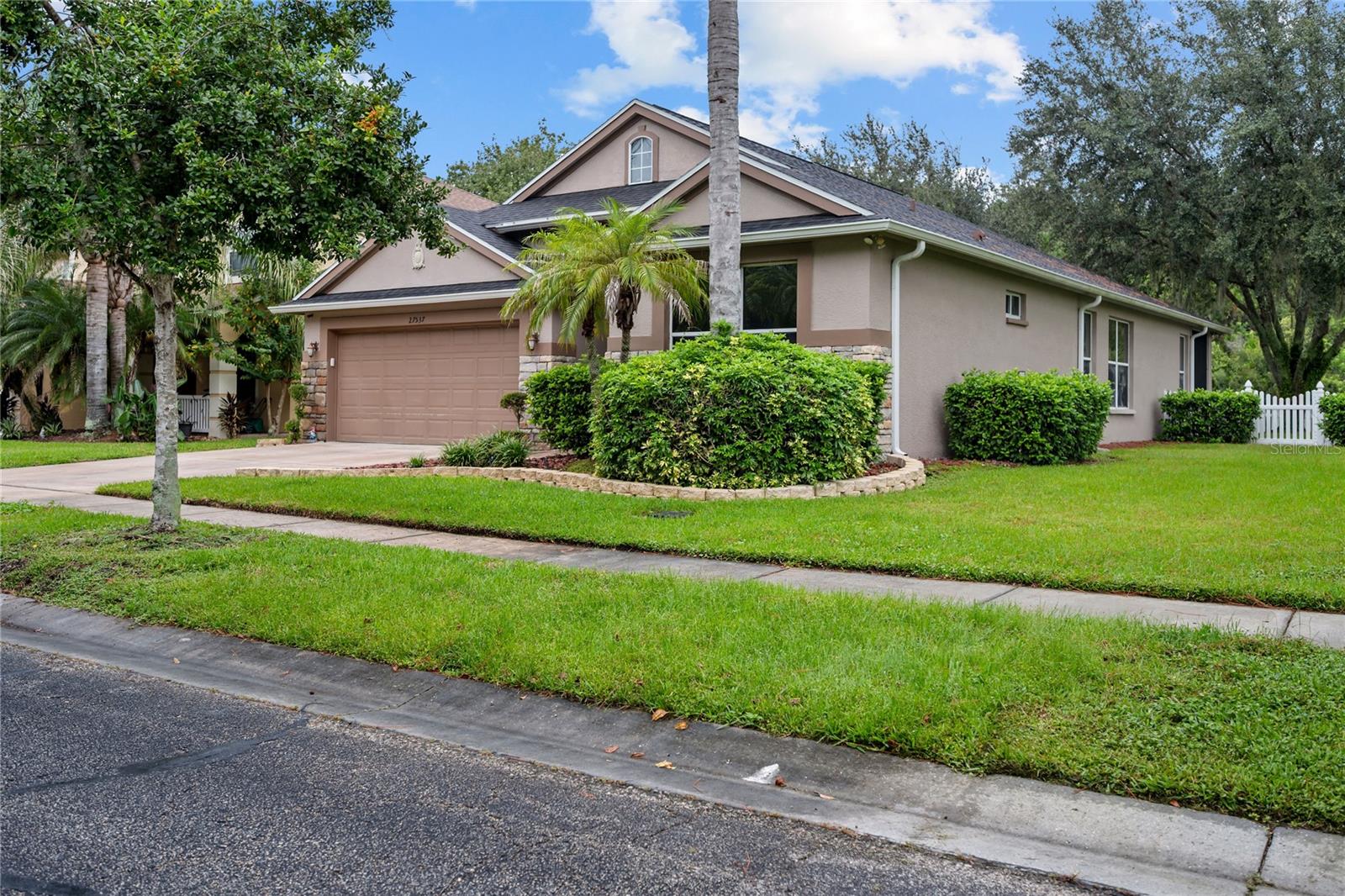 27537 EDENFIELD DRIVE, Wesley Chapel, FL 33544 27537 EDENFIELD DRIVE, Wesley Chapel, FL 33544