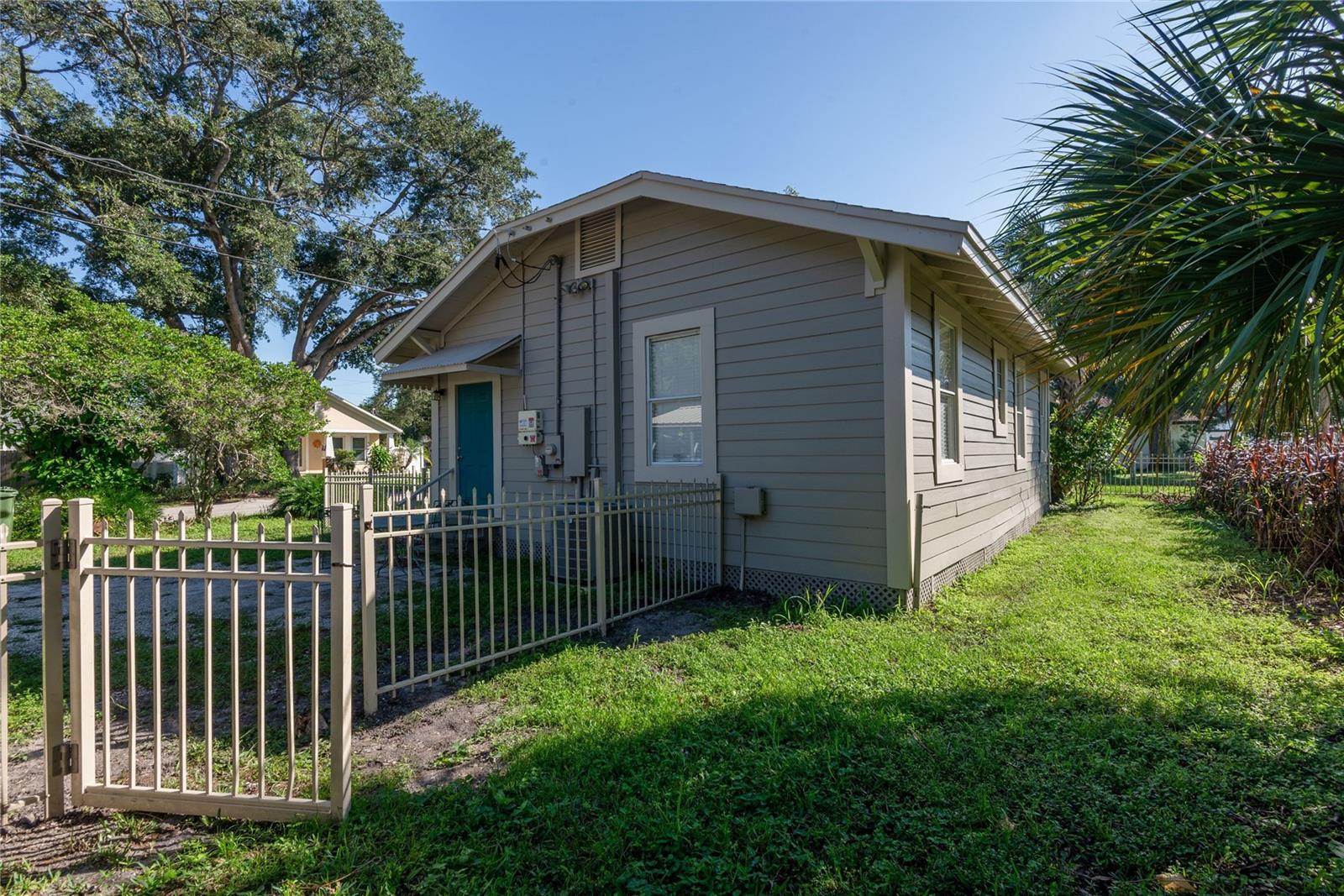 3810 N DARWIN AVENUE, Tampa, FL 33603