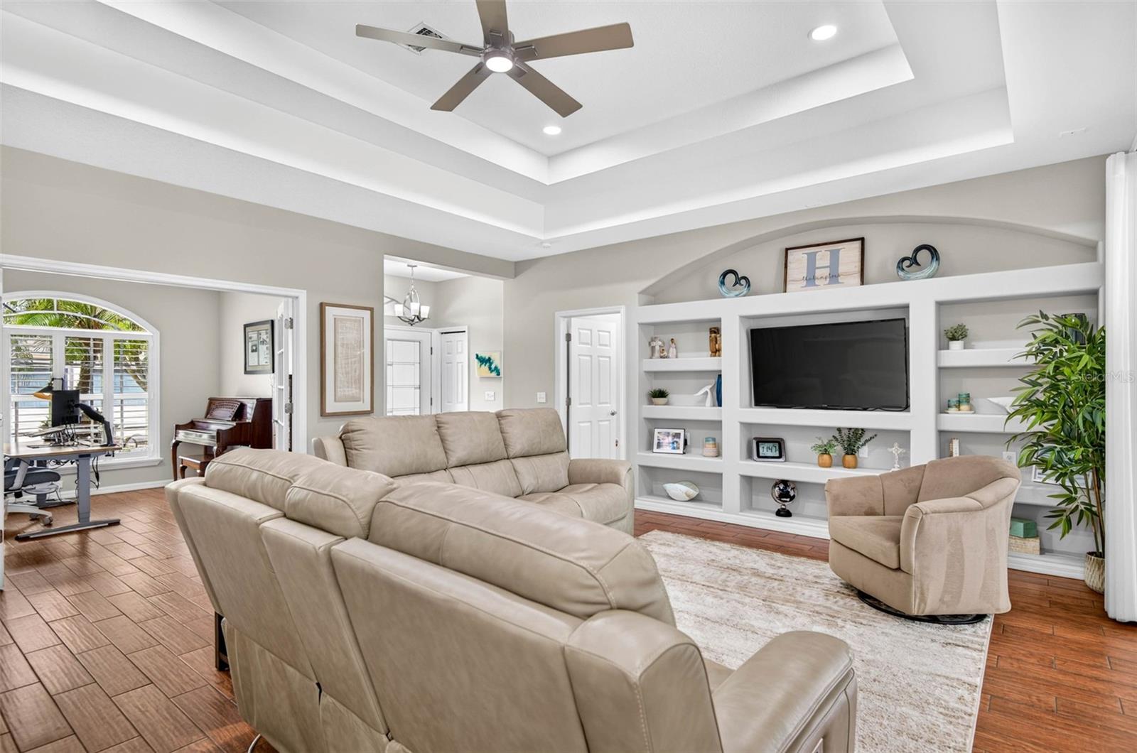 3825 SALIDA DELSOL DRIVE, Sun City Center, FL 33573
