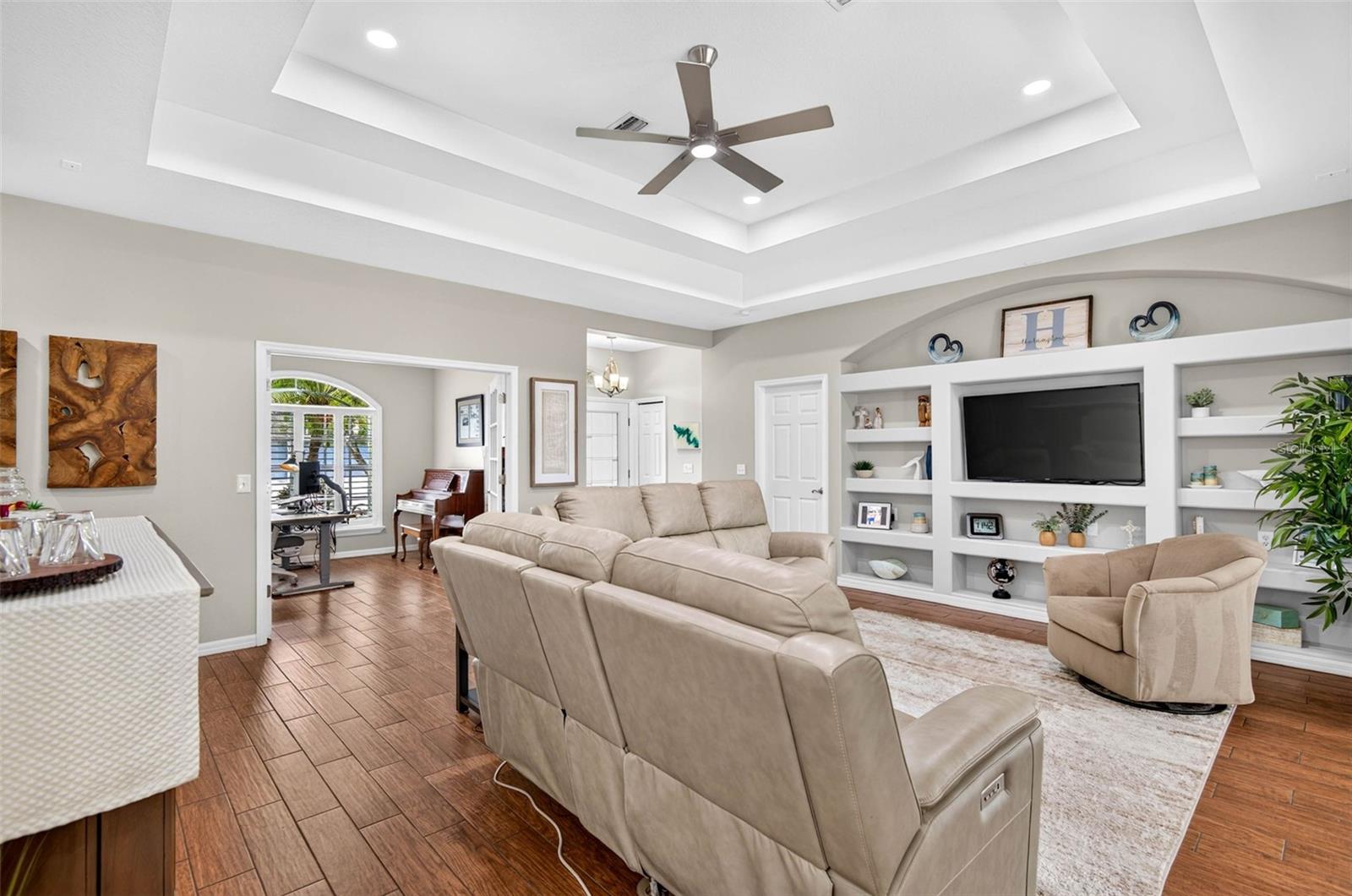 3825 SALIDA DELSOL DRIVE, Sun City Center, FL 33573