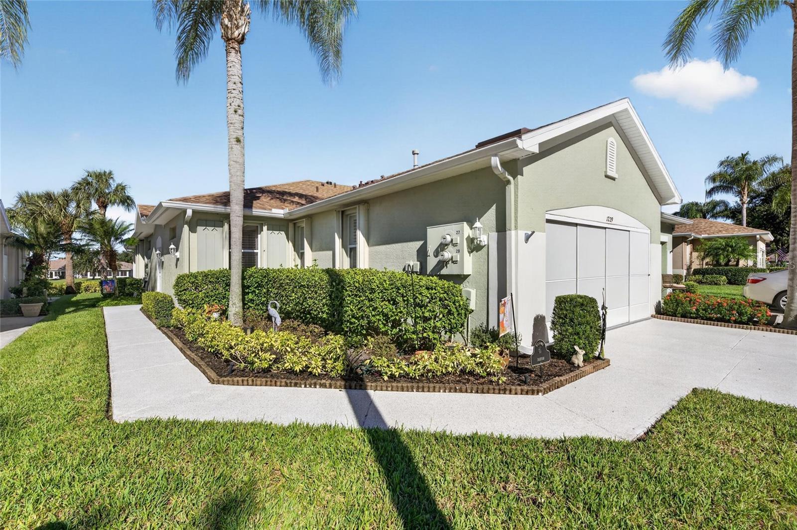 1229 HUNTINGTON GREENS DRIVE, #12, Sun City Center, FL 33573