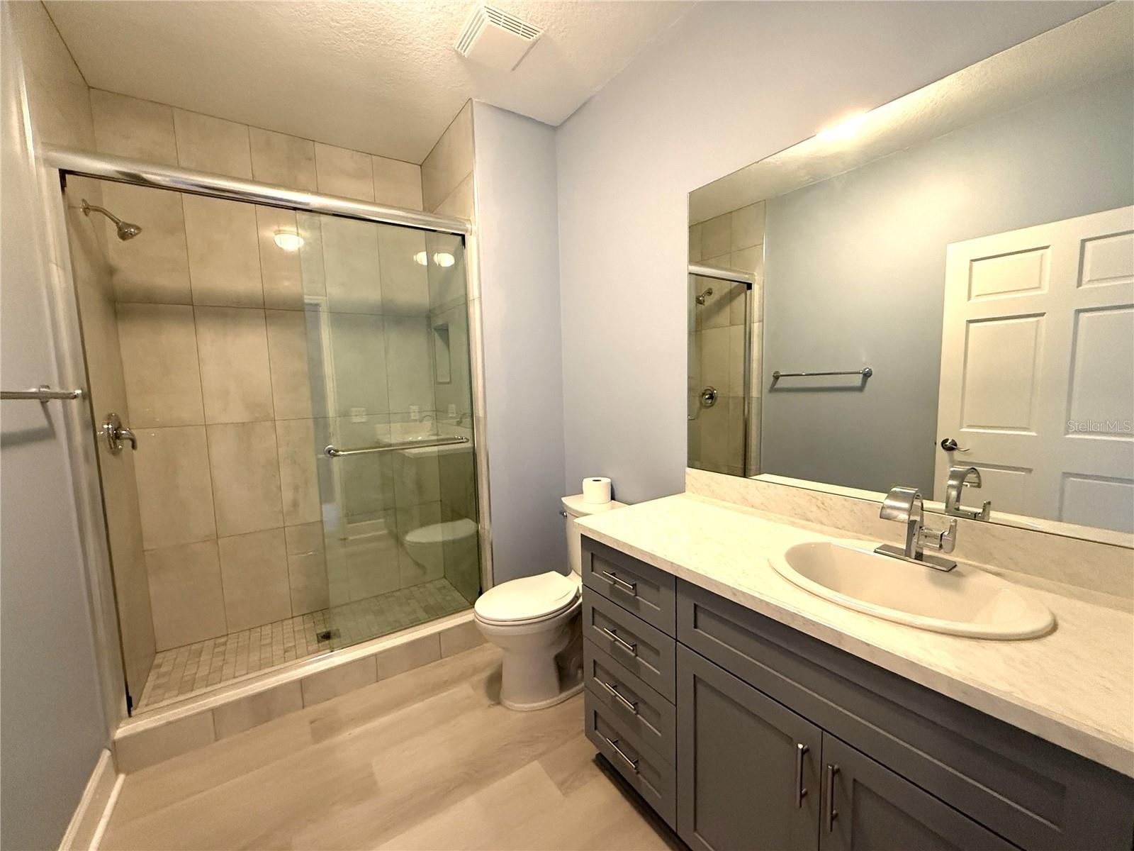 2nd Bathroom