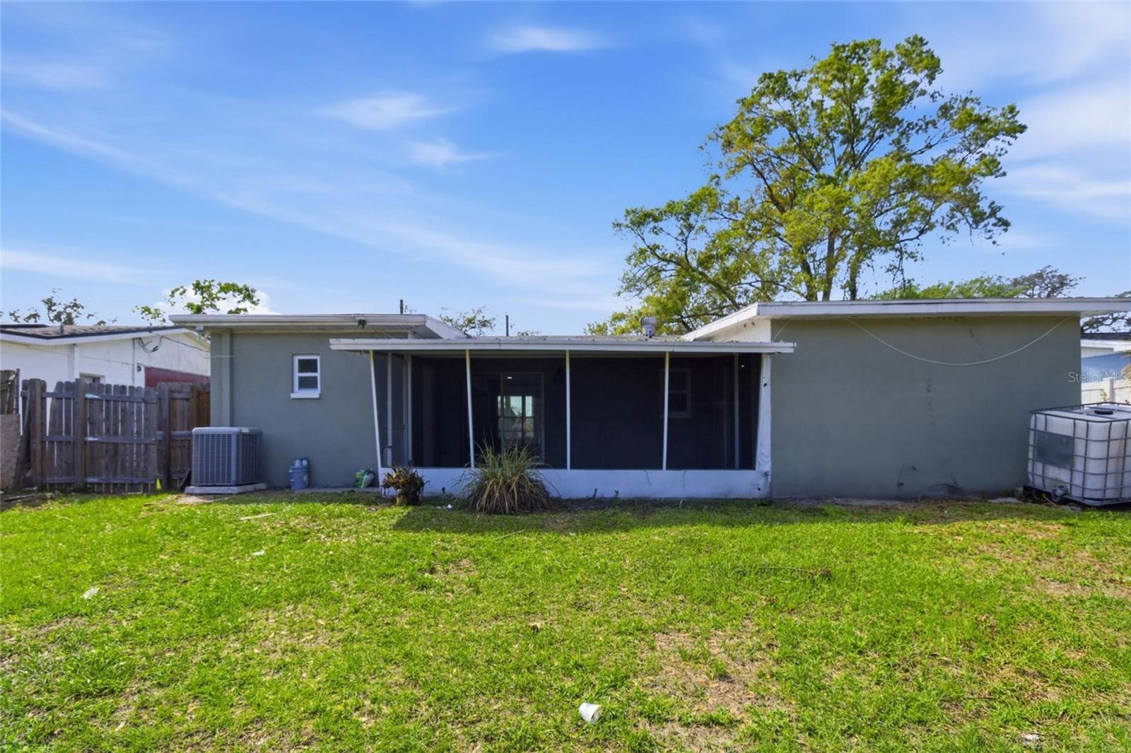 8609 CHINABERRY DRIVE, Tampa, FL 33637