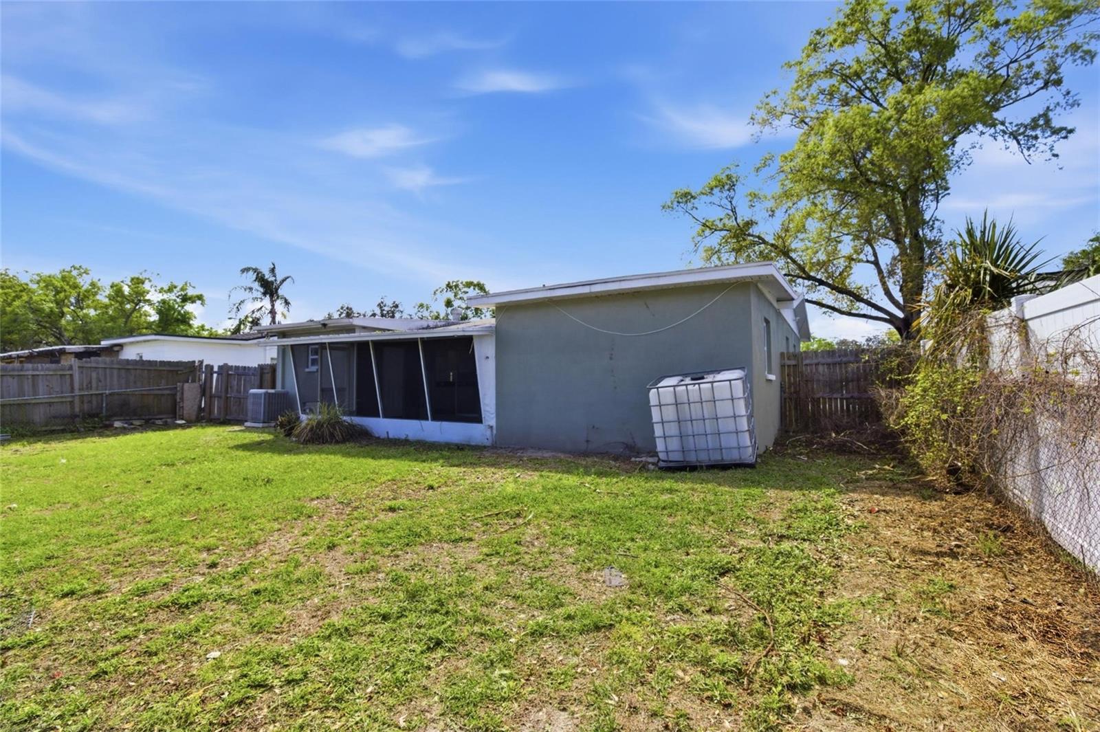 8609 CHINABERRY DRIVE, Tampa, FL 33637