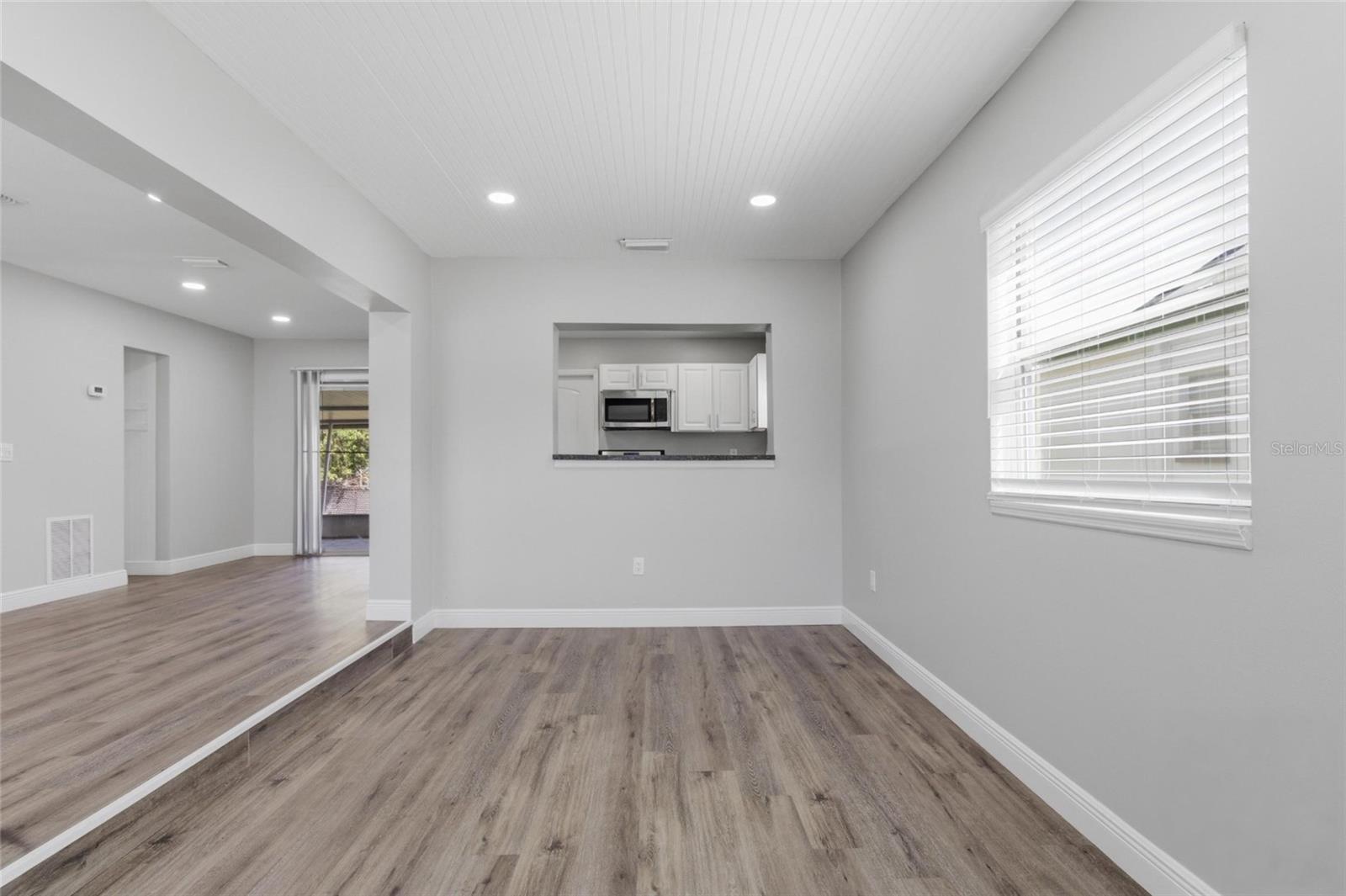 8609 CHINABERRY DRIVE, Tampa, FL 33637