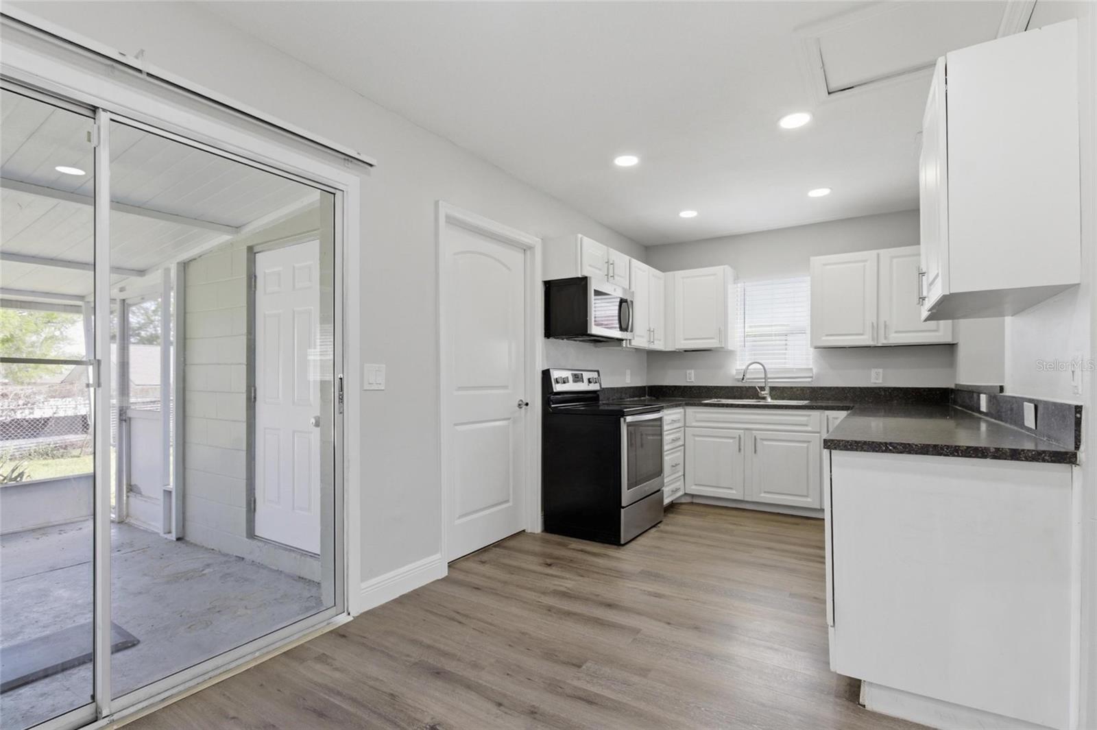8609 CHINABERRY DRIVE, Tampa, FL 33637