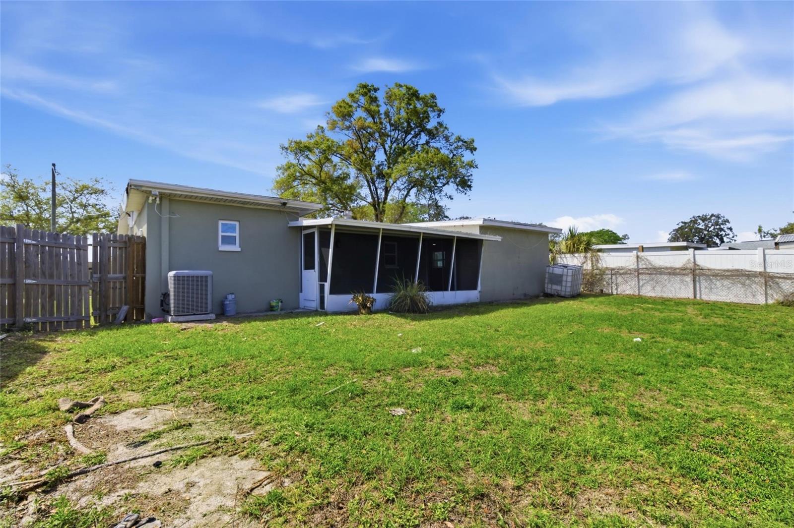8609 CHINABERRY DRIVE, Tampa, FL 33637