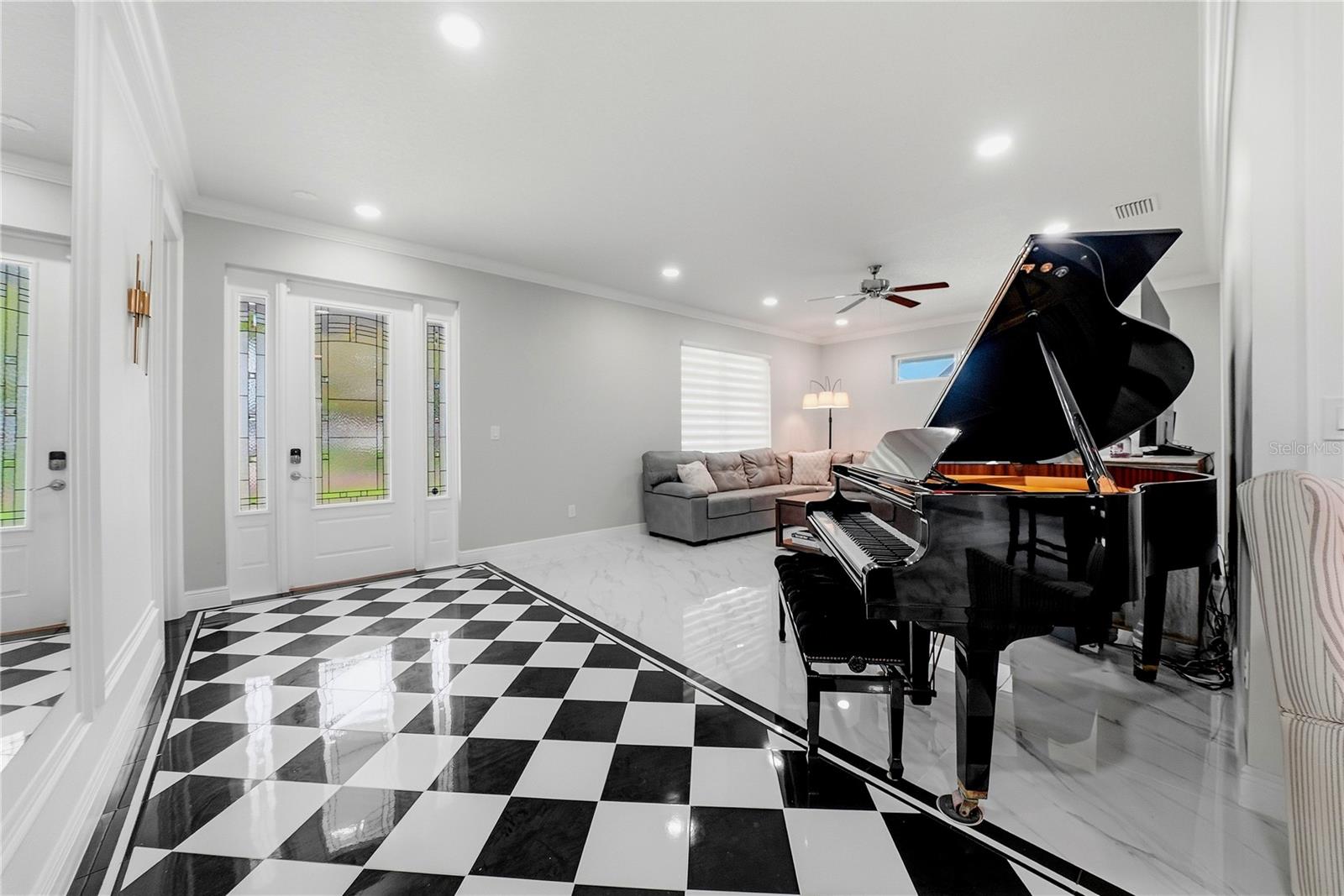 Living area / grand piano