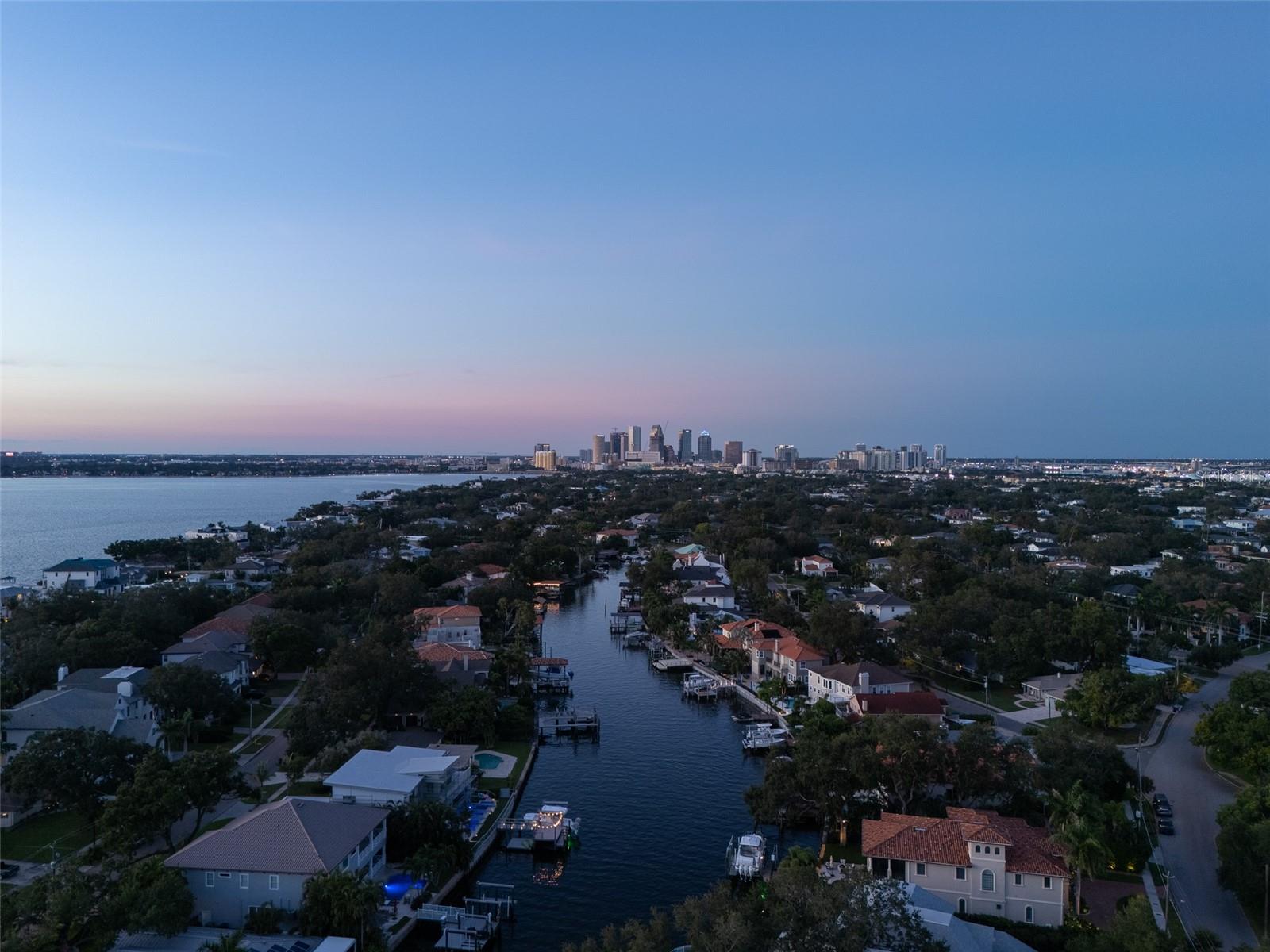 628 RIVIERA DRIVE, Tampa, FL 33606