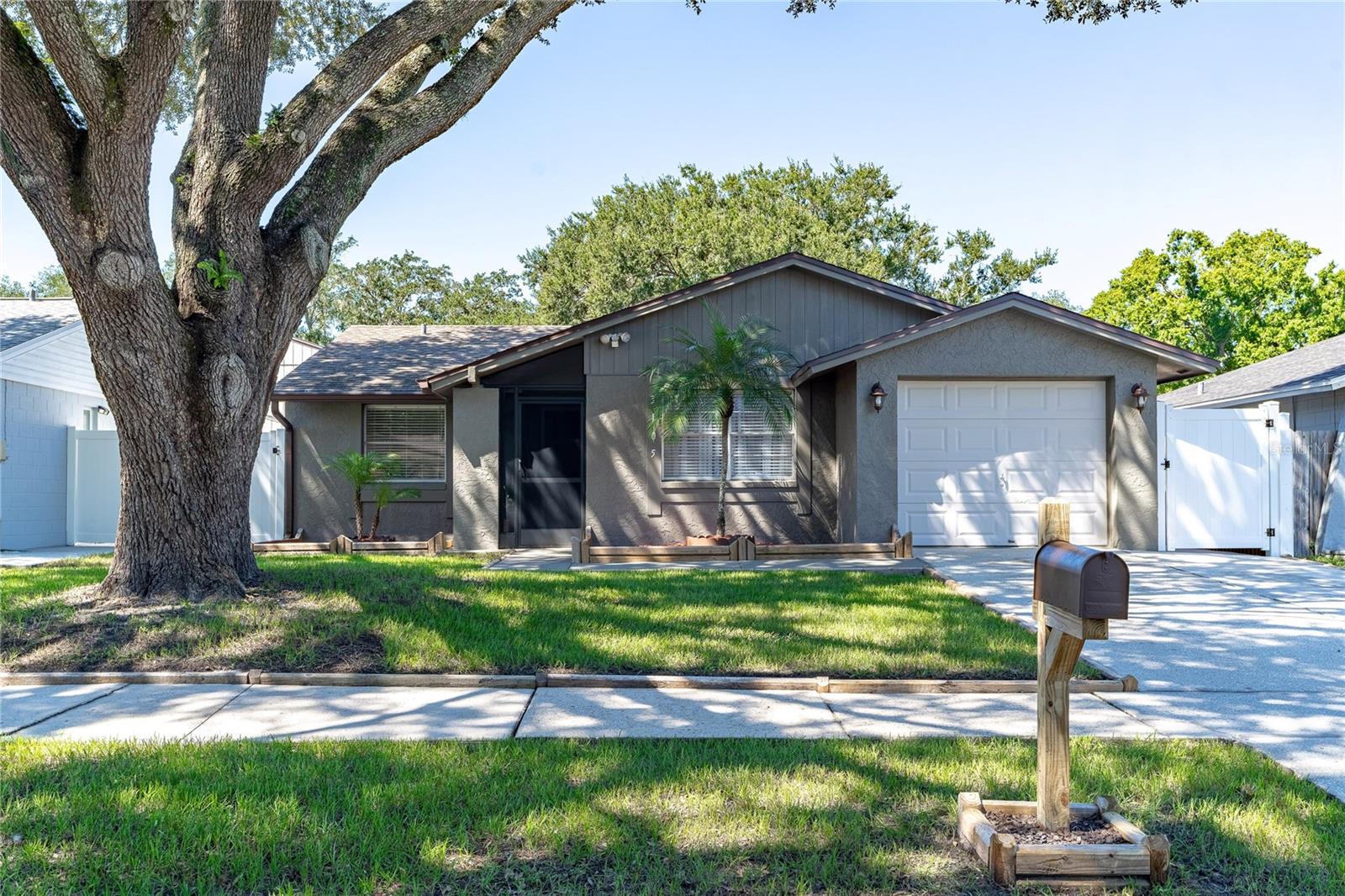 3105 SANDSPUR DRIVE, Tampa, FL 33618